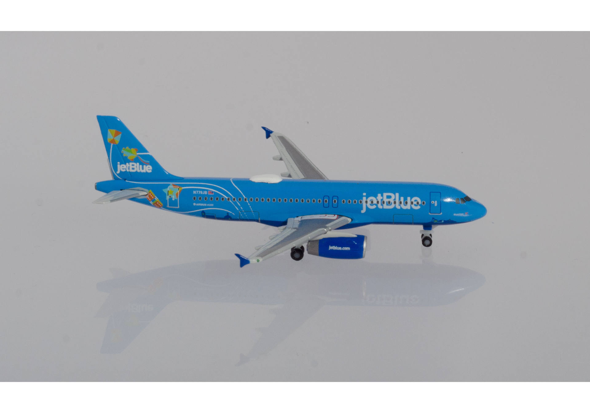 JetBlue Airbus A320 – N779JB "Bluericua"