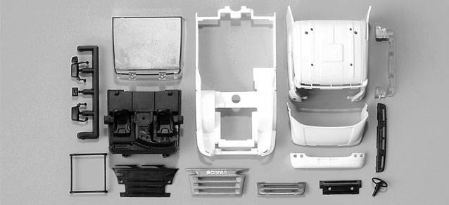Scania R Standard driver's cabin with short side skirting and roof spoiler with chassis (incl. rear-view mirror)Content: 2 pcs.