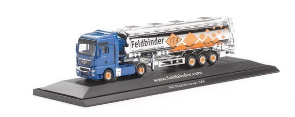 MAN TGX 18.680 (V8) XXL Chrome tank saddle train
