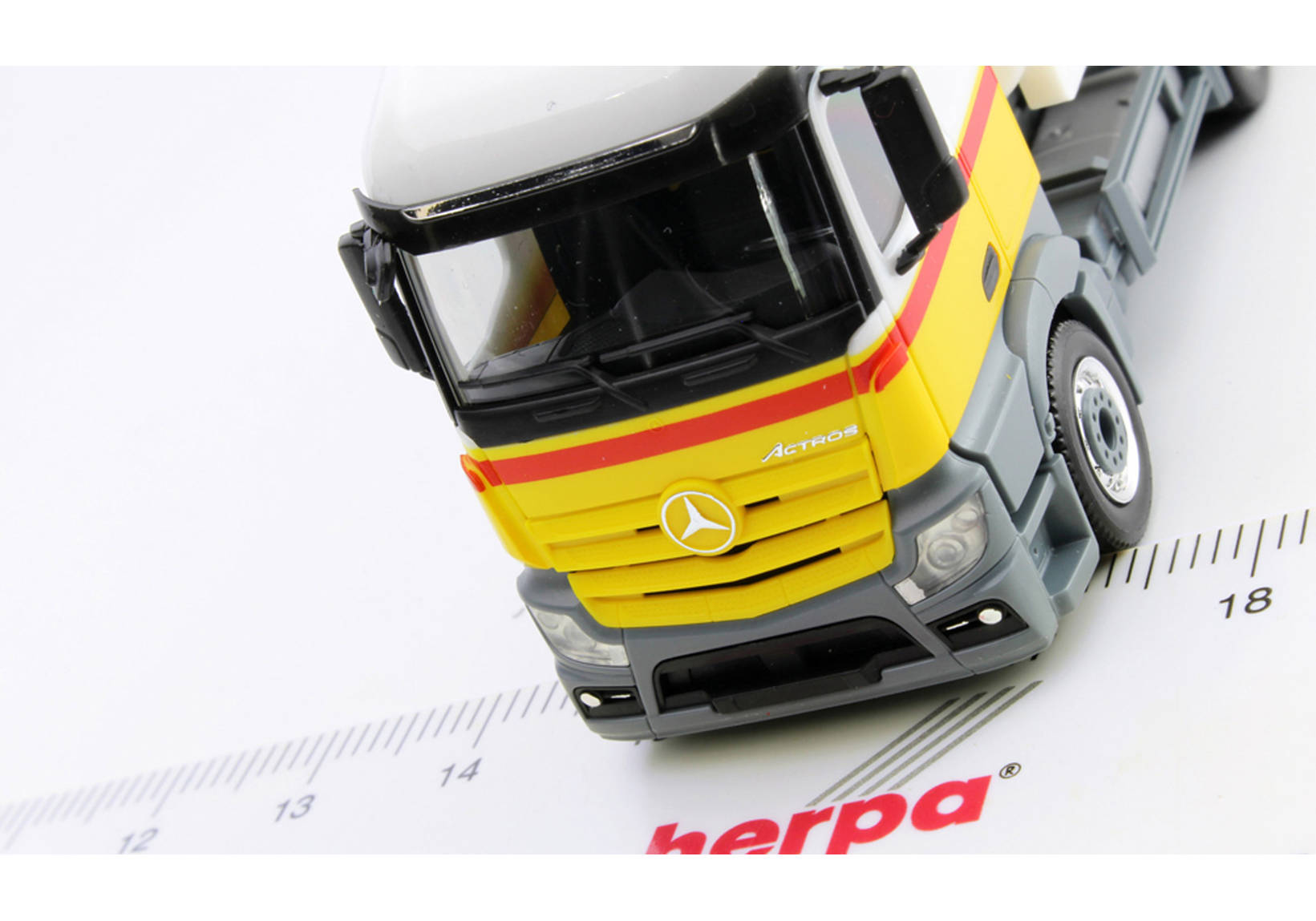 Mercedes-Benz Actros StreamSpace Benzintank-Hängerzug "Shell"