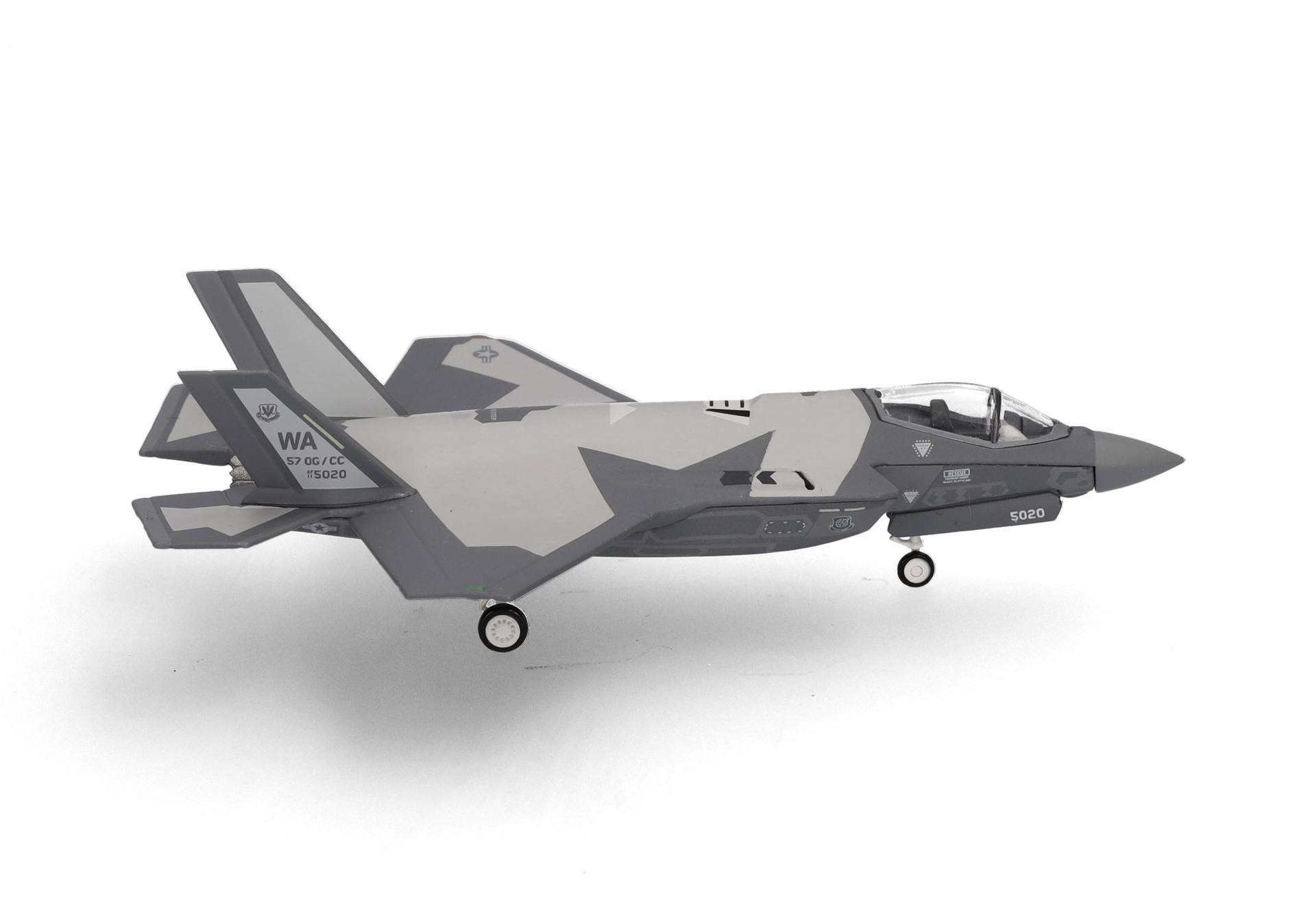 Herpa Wings 573795 Northrop Grumman B-2A Spirit U.S. Air Force 82 Herpa Wings 573795 Northrop Grumman B-2A Spirit U.S. Air Force 82