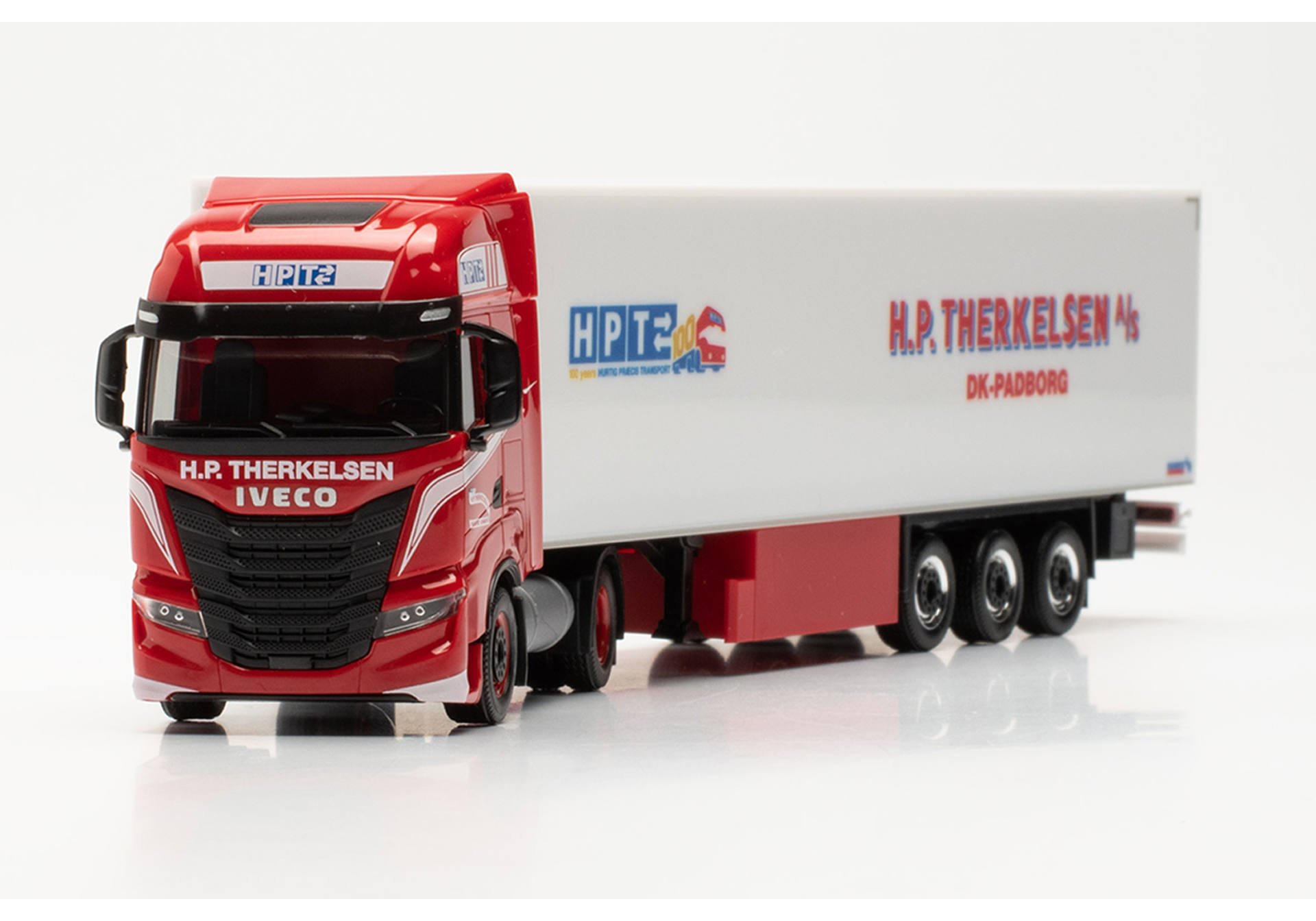 Iveco S-Way LNG refrigerated box semitrailer truck „H.P. Therkelsen“ (Denmark/Padborg)