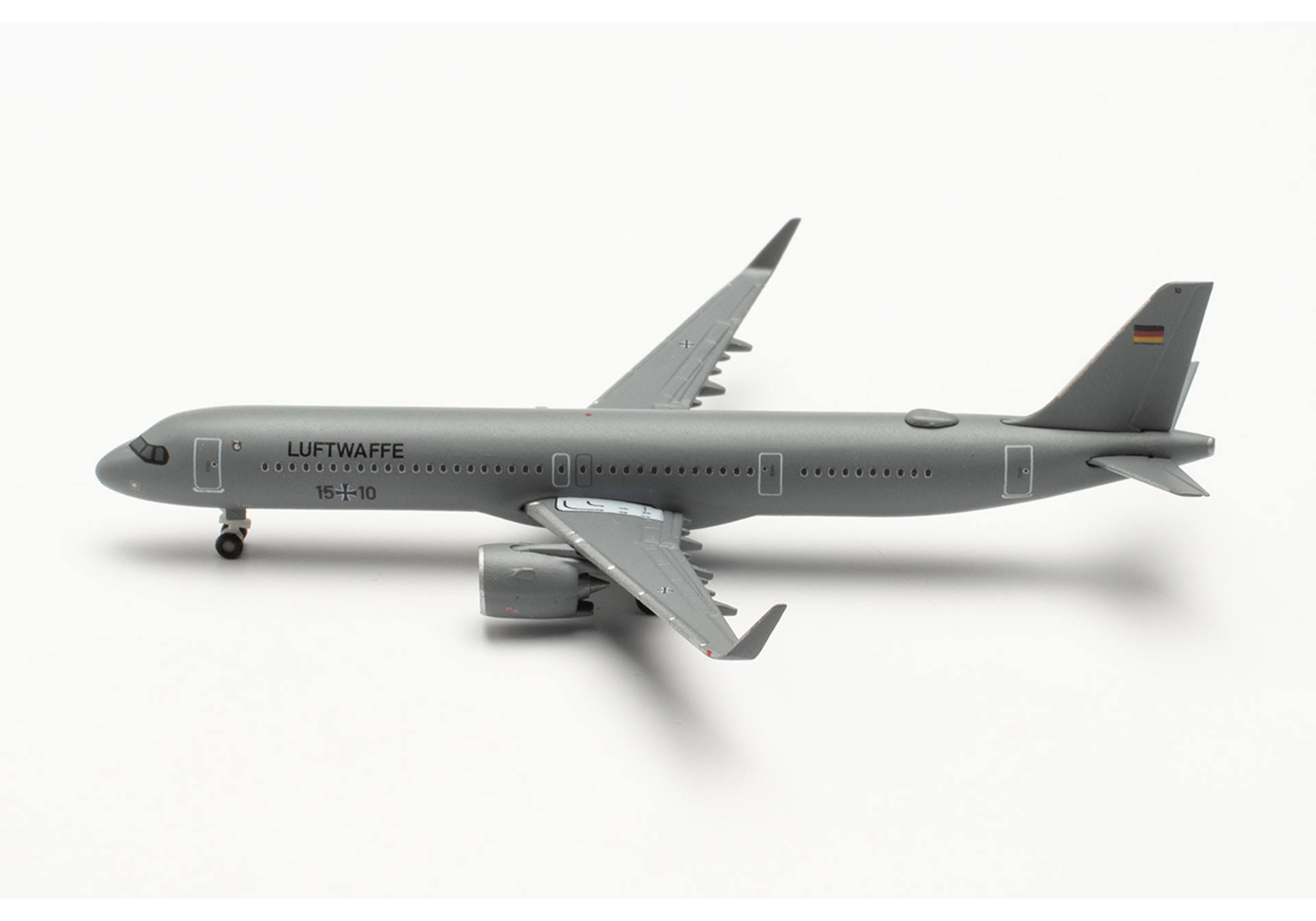 Luftwaffe Flugbereitschaft Airbus A321LR – 15+10