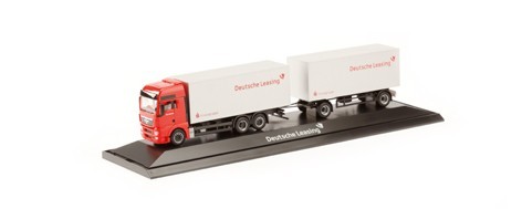 Man TGX XXL case trailer train