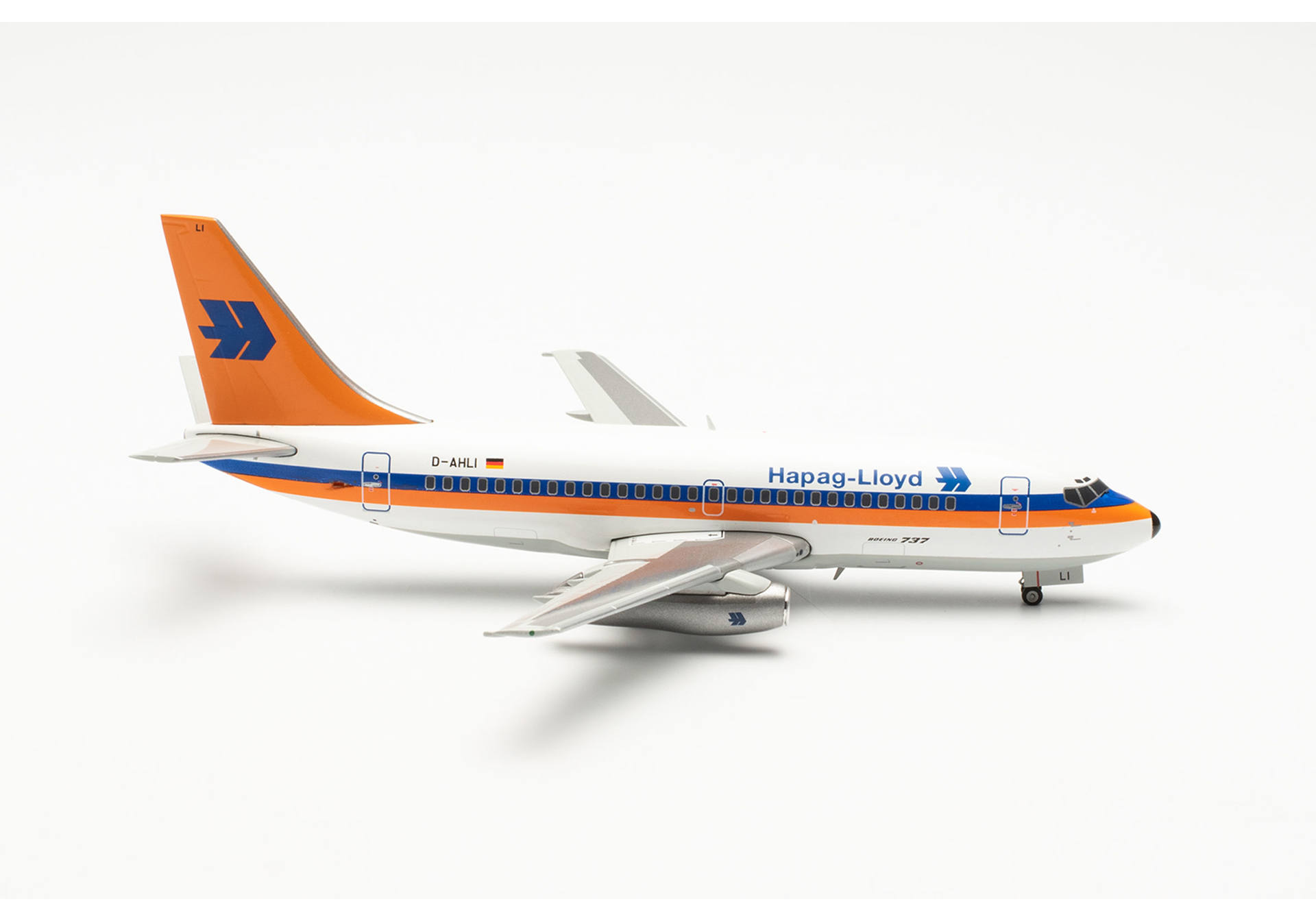 Hapag-Lloyd Flug Boeing 737-200 – D-AHLI