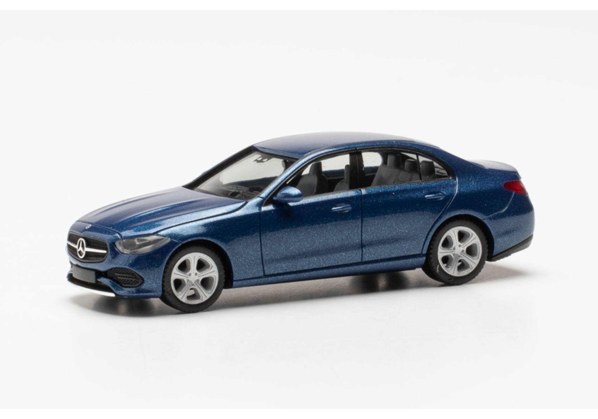 Mercedes-Benz C-Klasse Limousine, spektralblau metallic