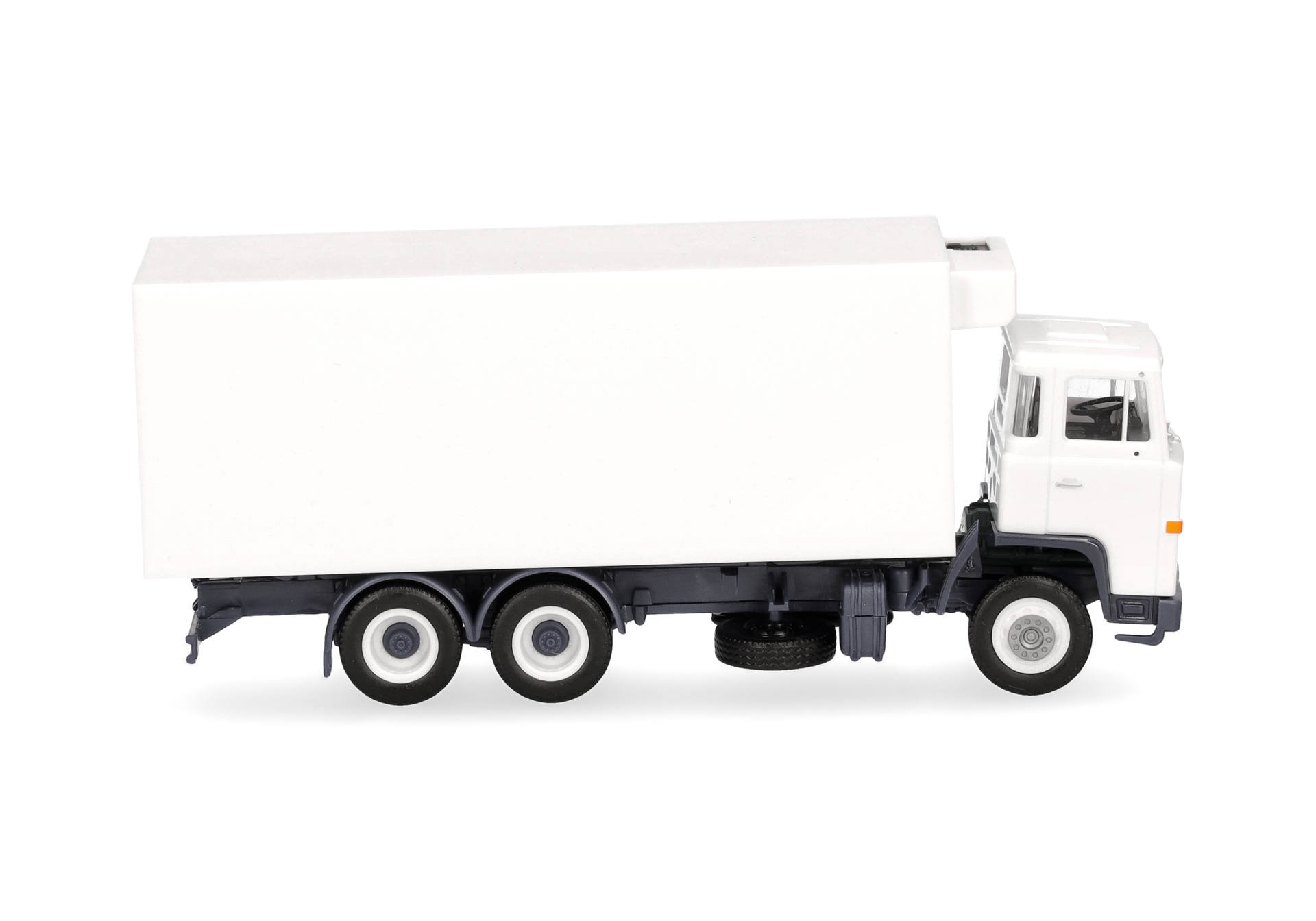 Scania 141 refrigerated box truck 3axles, white