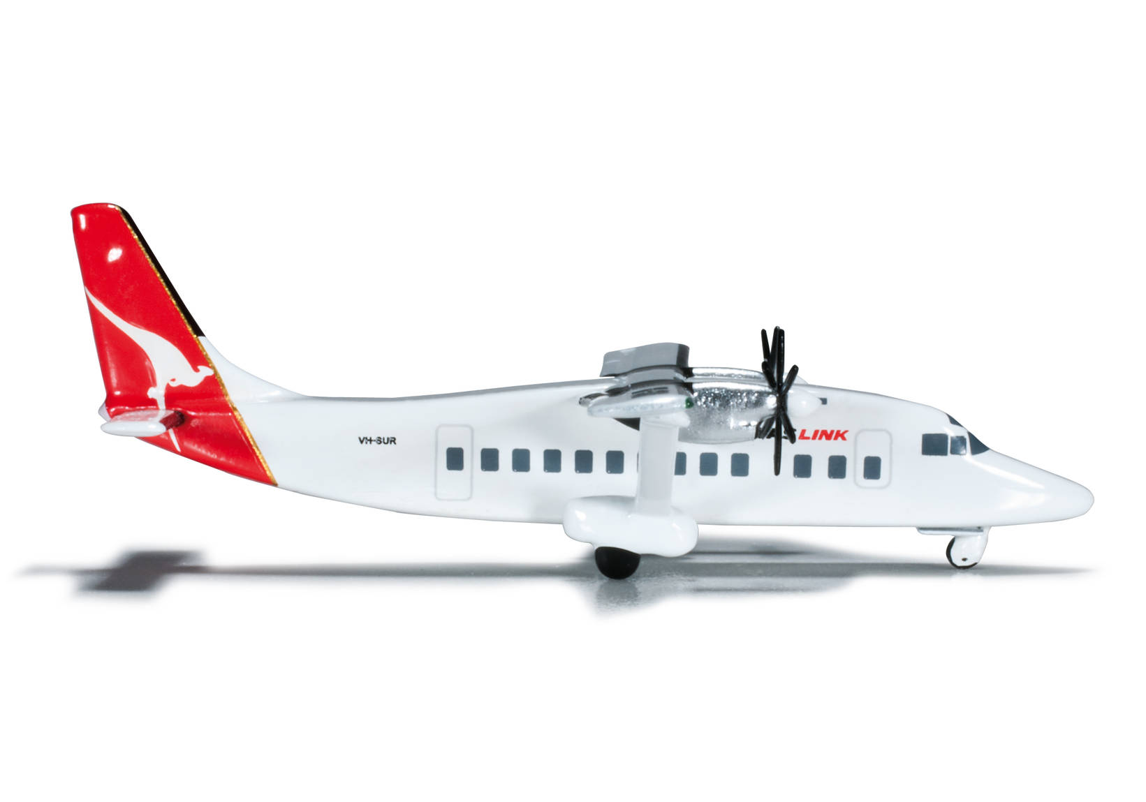 Qantas Link Shorts 360