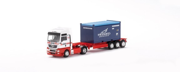 Man TGX XXL container saddle train