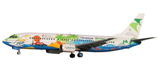 Binter Canarias Boeing 737-400. This item comes / came in Wooster branded packaging.