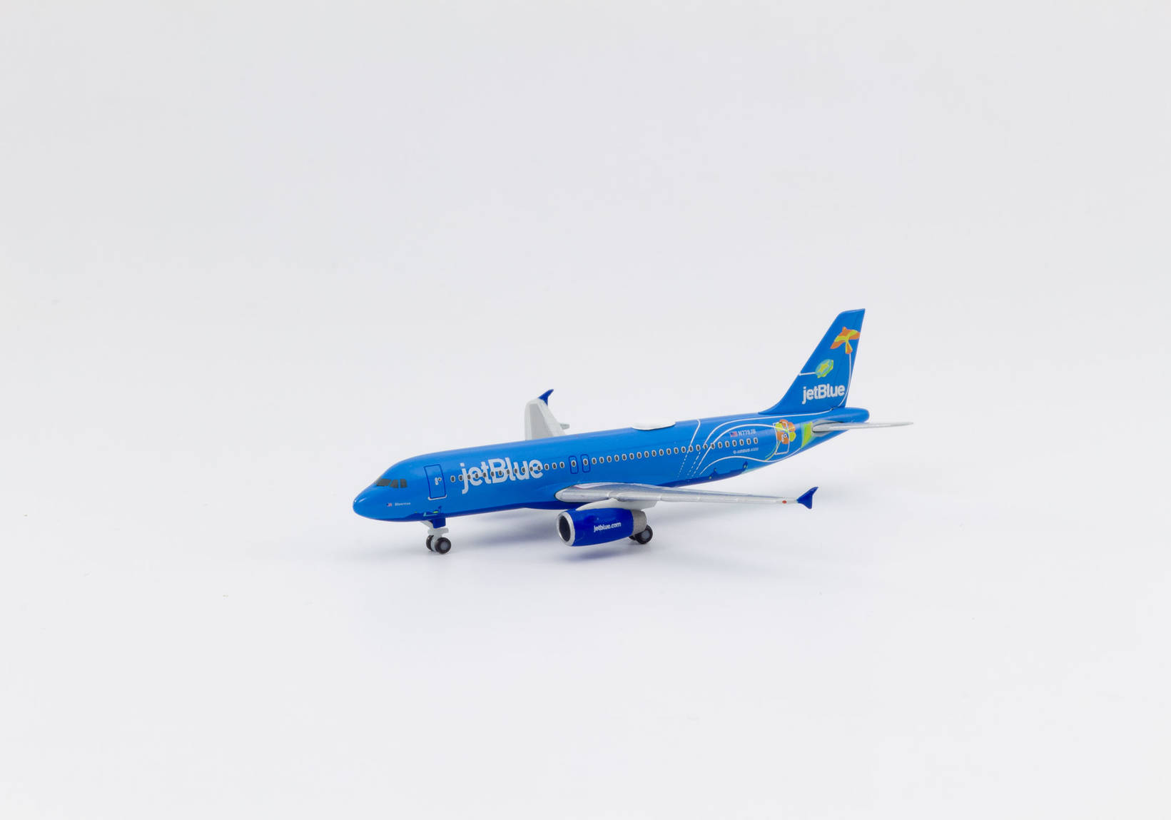 JetBlue Airbus A320 – N779JB "Bluericua"