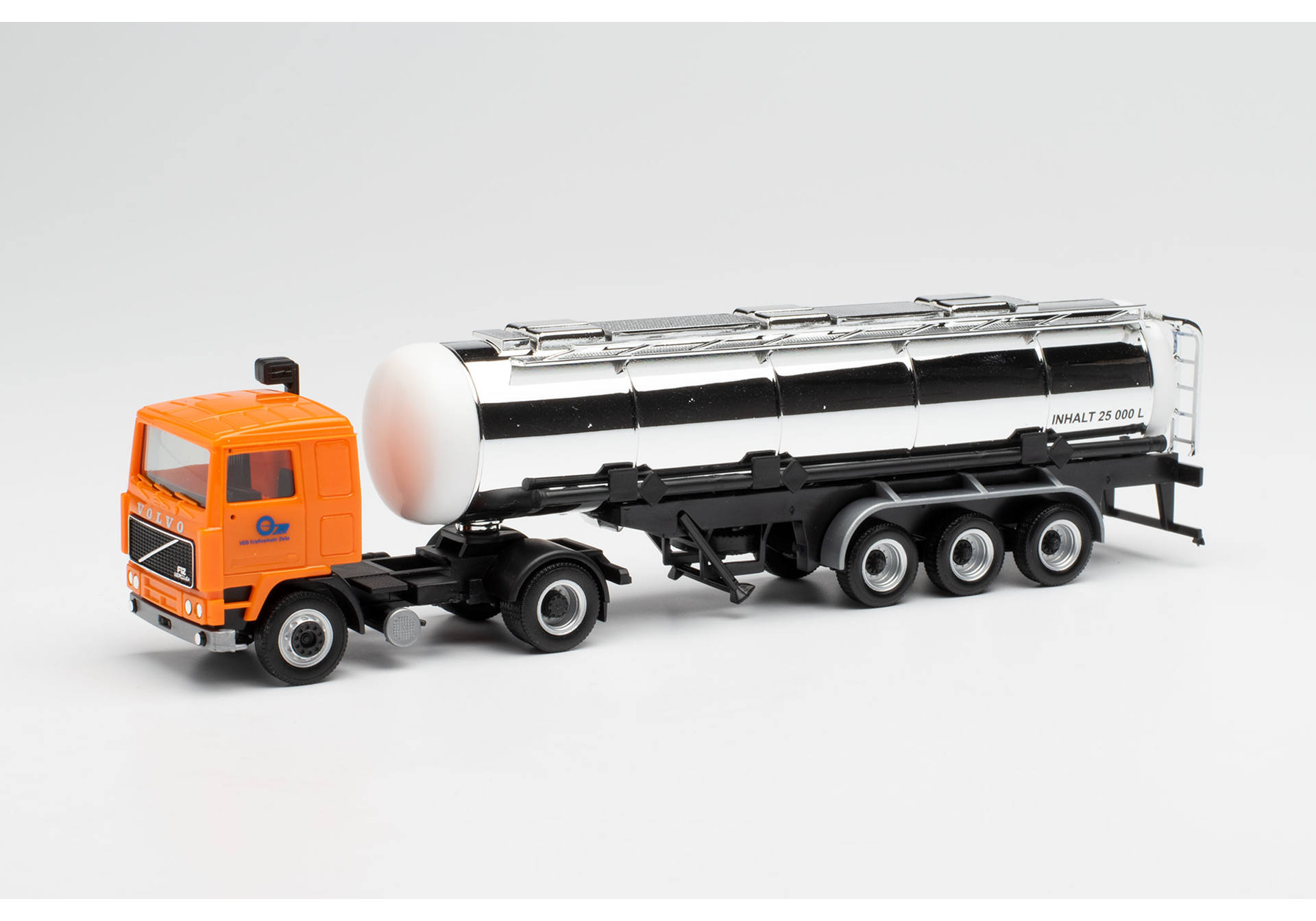 Volvo F 12 chrome tank semitrailer „VEB Deutrans“