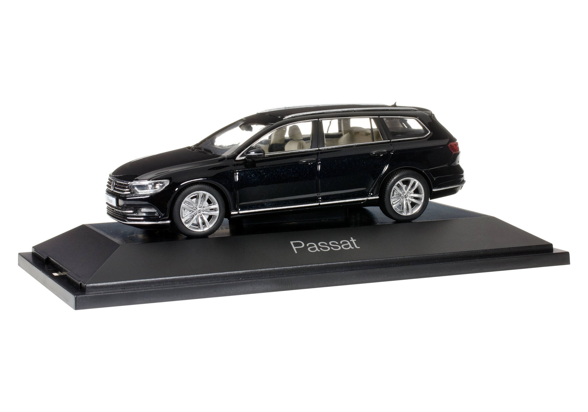 VW Passat Variant, deep black perleffekt
