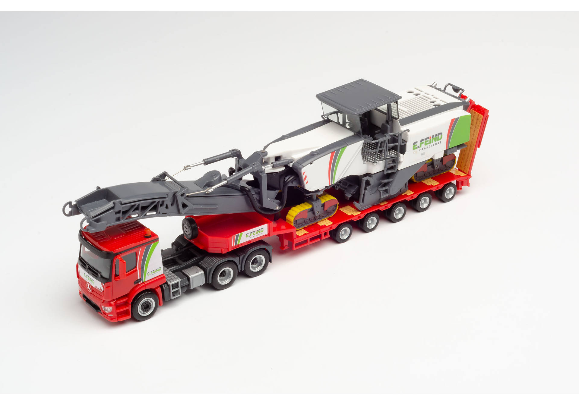 Mercedes-Benz Actros low boy semitrailer with Wirtgen 250i "Enrico Feind Frästechnik"