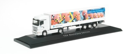 Mercedes-Benz Actros LH '08 case saddle train