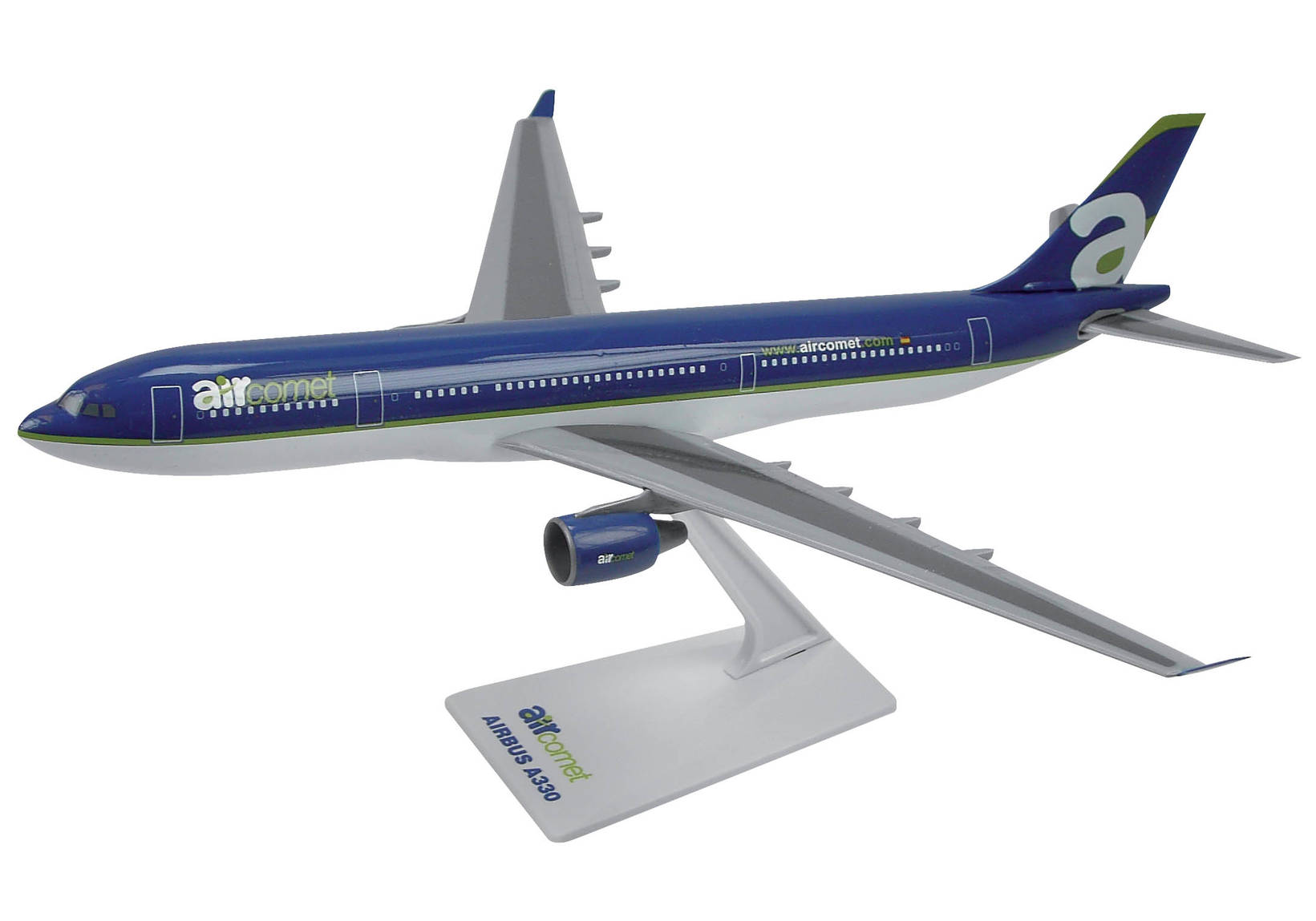 Air Comet Airbus A330-200. This item comes / came in Wooster branded packaging.