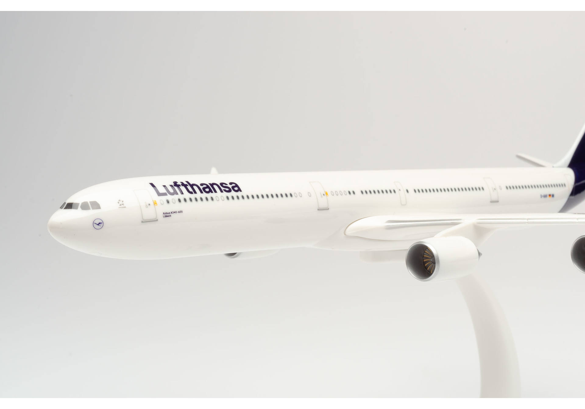 Herpa Wings Snap Fit 612616, Lufthansa Airbus A340-600, Lübeck, D-AIHF Herpa Wings Snap Fit 612616, Lufthansa Airbus A340-600, Lübeck, D-AIHF