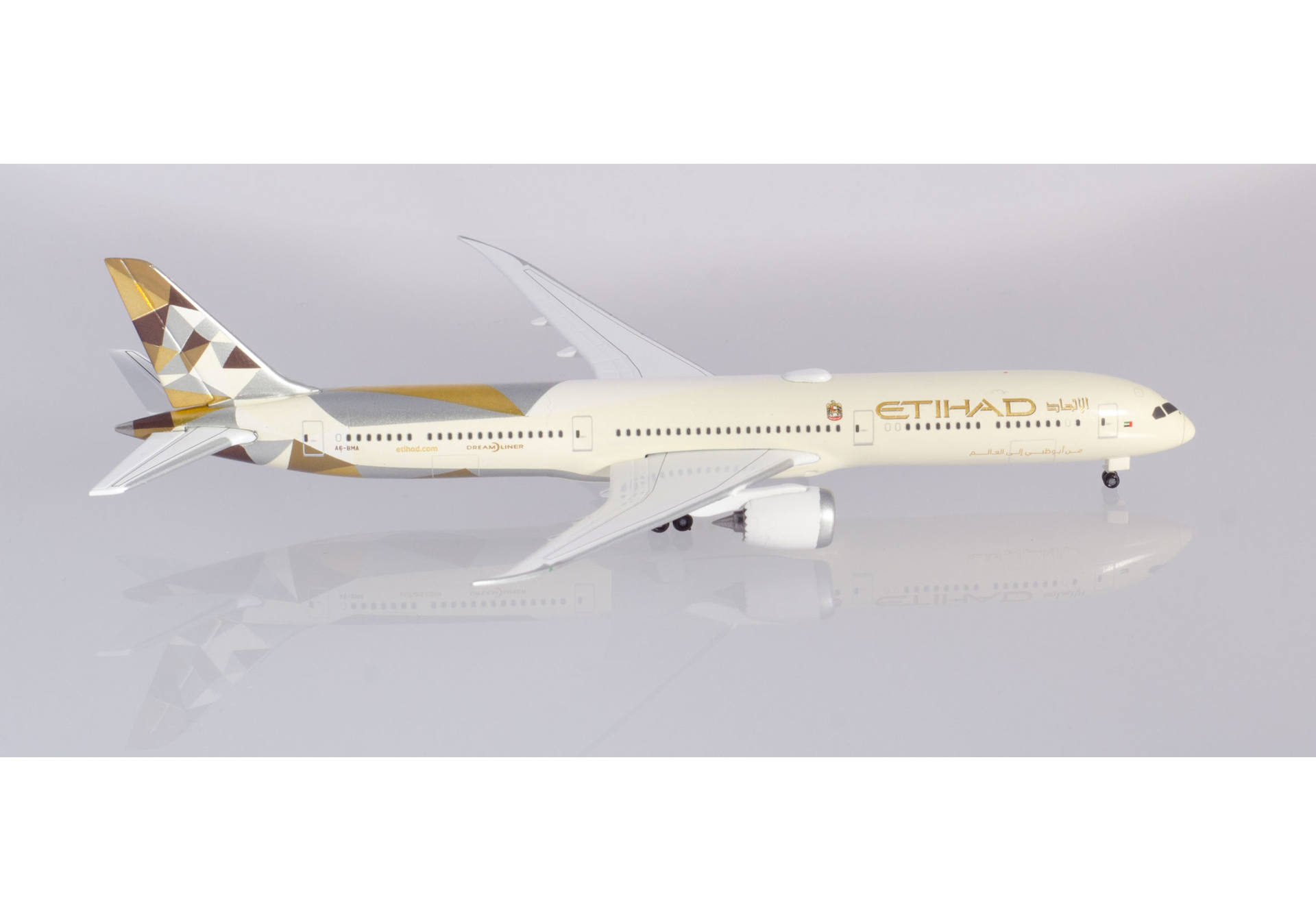 Etihad Airways Boeing 787-10 Dreamliner