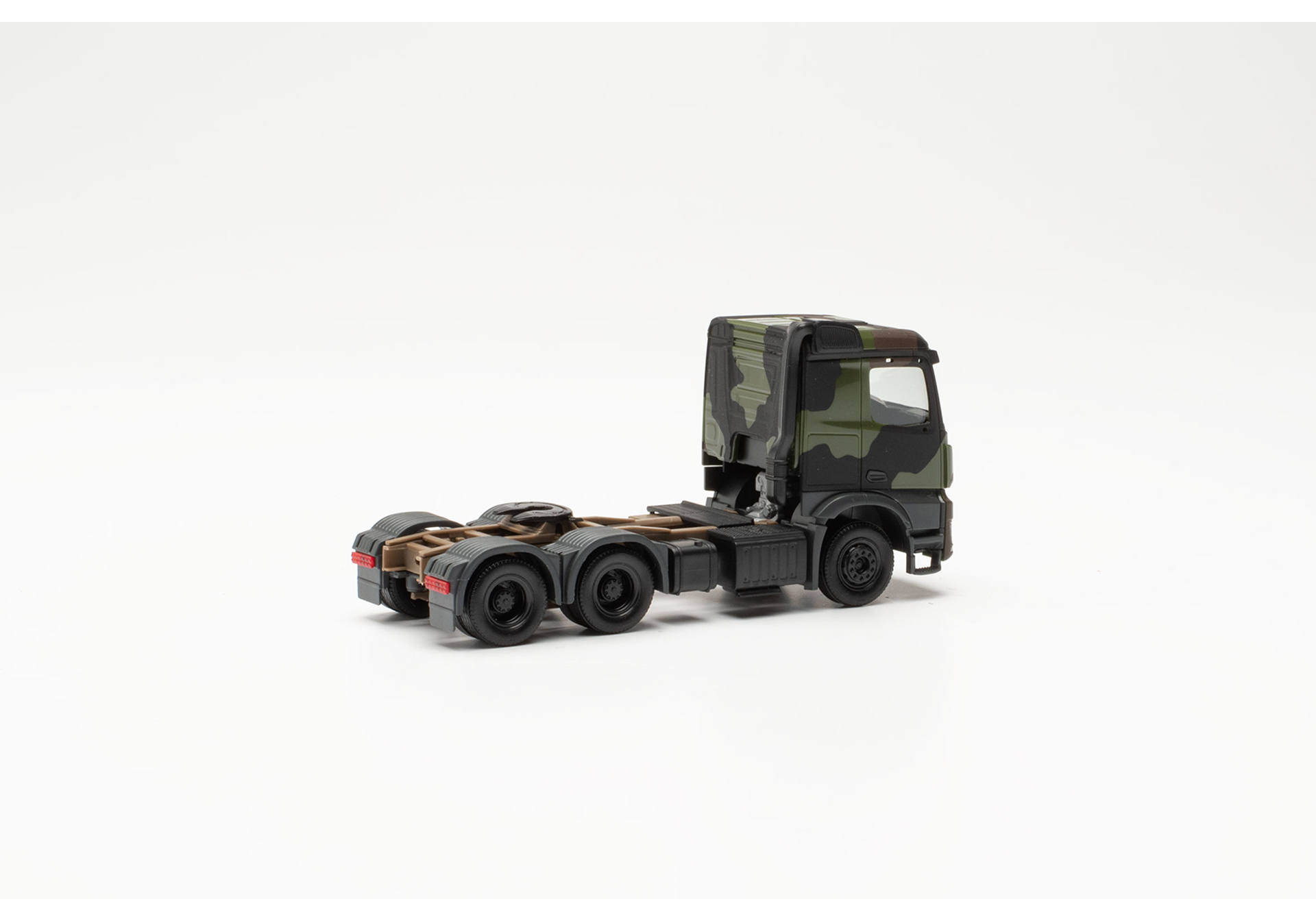 Mercedes-Benz Arocs 6x4 Zugmaschine "Bundeswehr", flecktarn