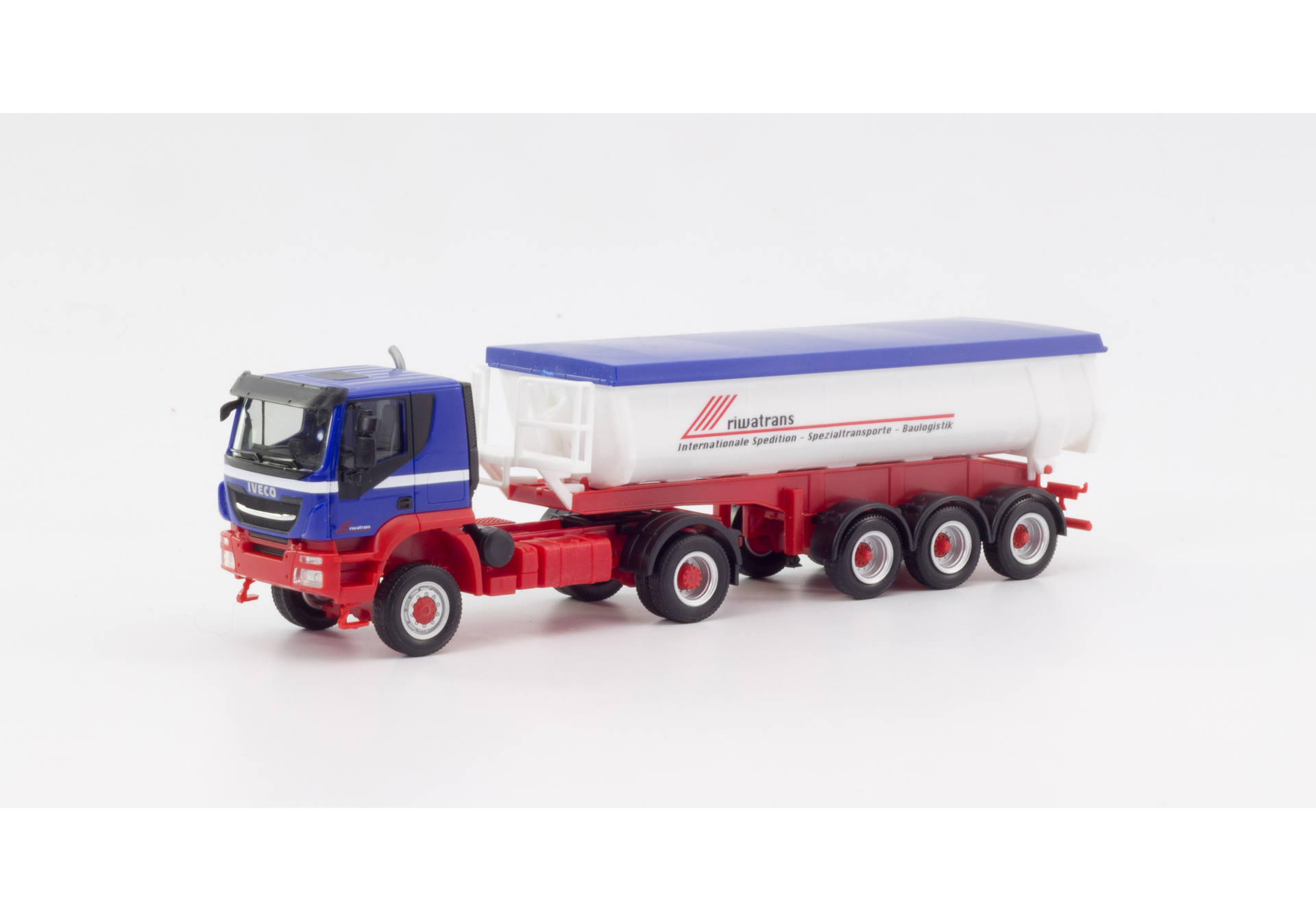 Iveco Trakker 4x4 Thermomulden-Sattelzug „Riwatrans“