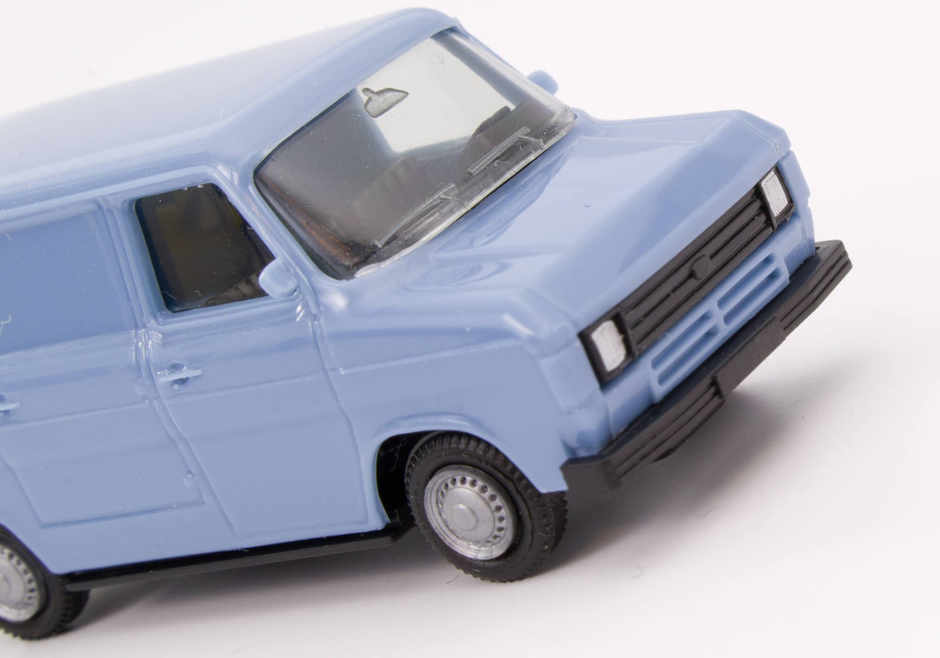 Ford Transit box-type - pastel blue