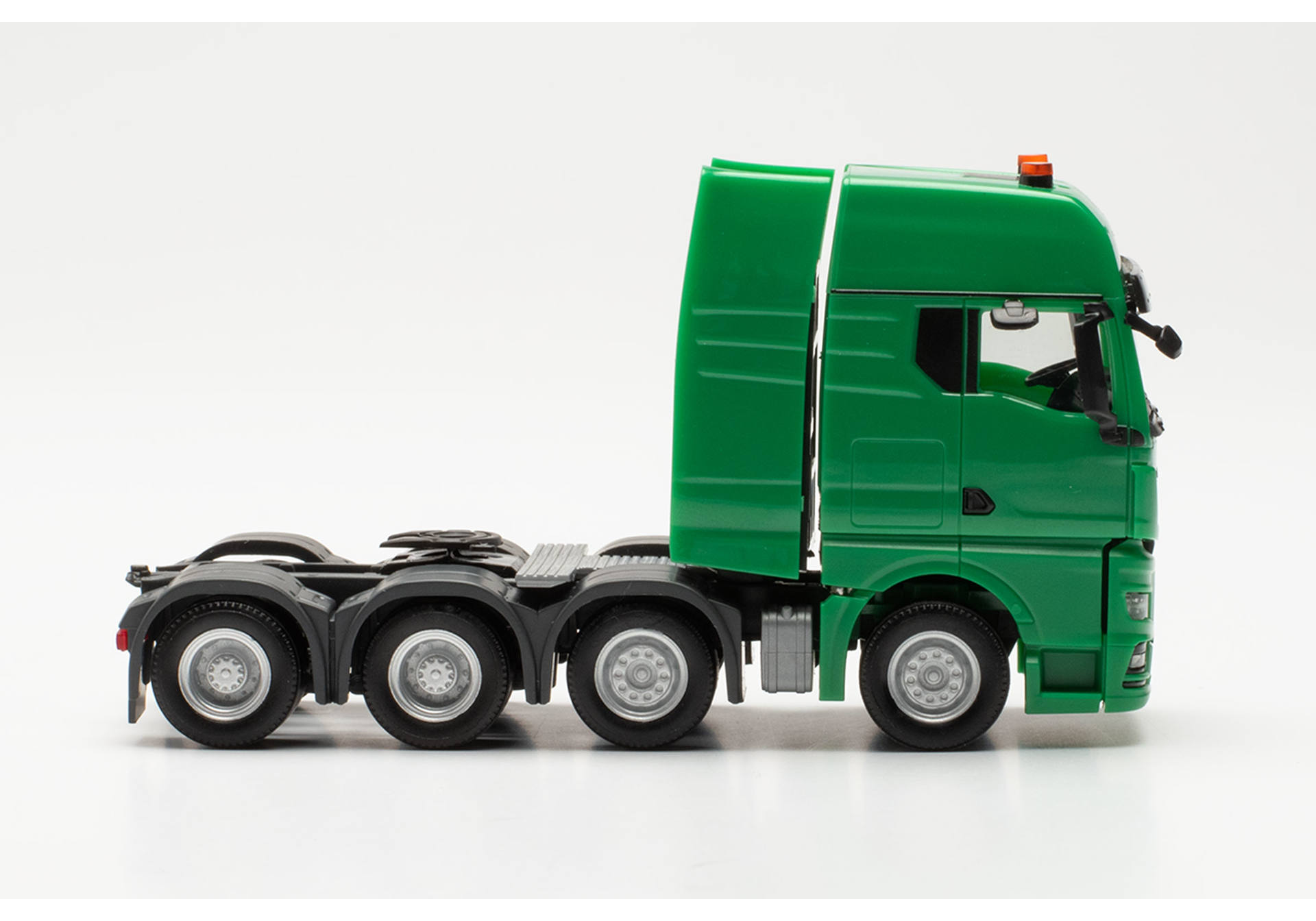 MAN TGX GX heavy duty tractor, traffic green