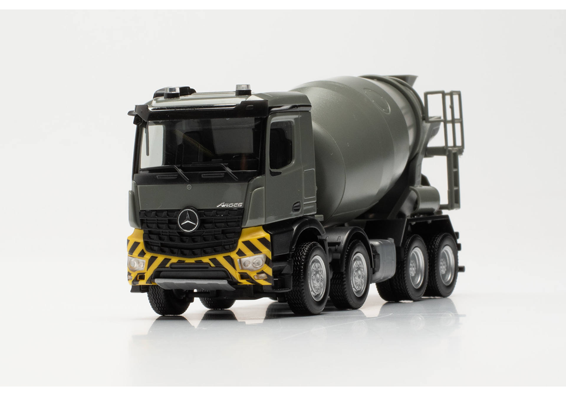 Mercedes-Benz Arocs M concrete mixer truck