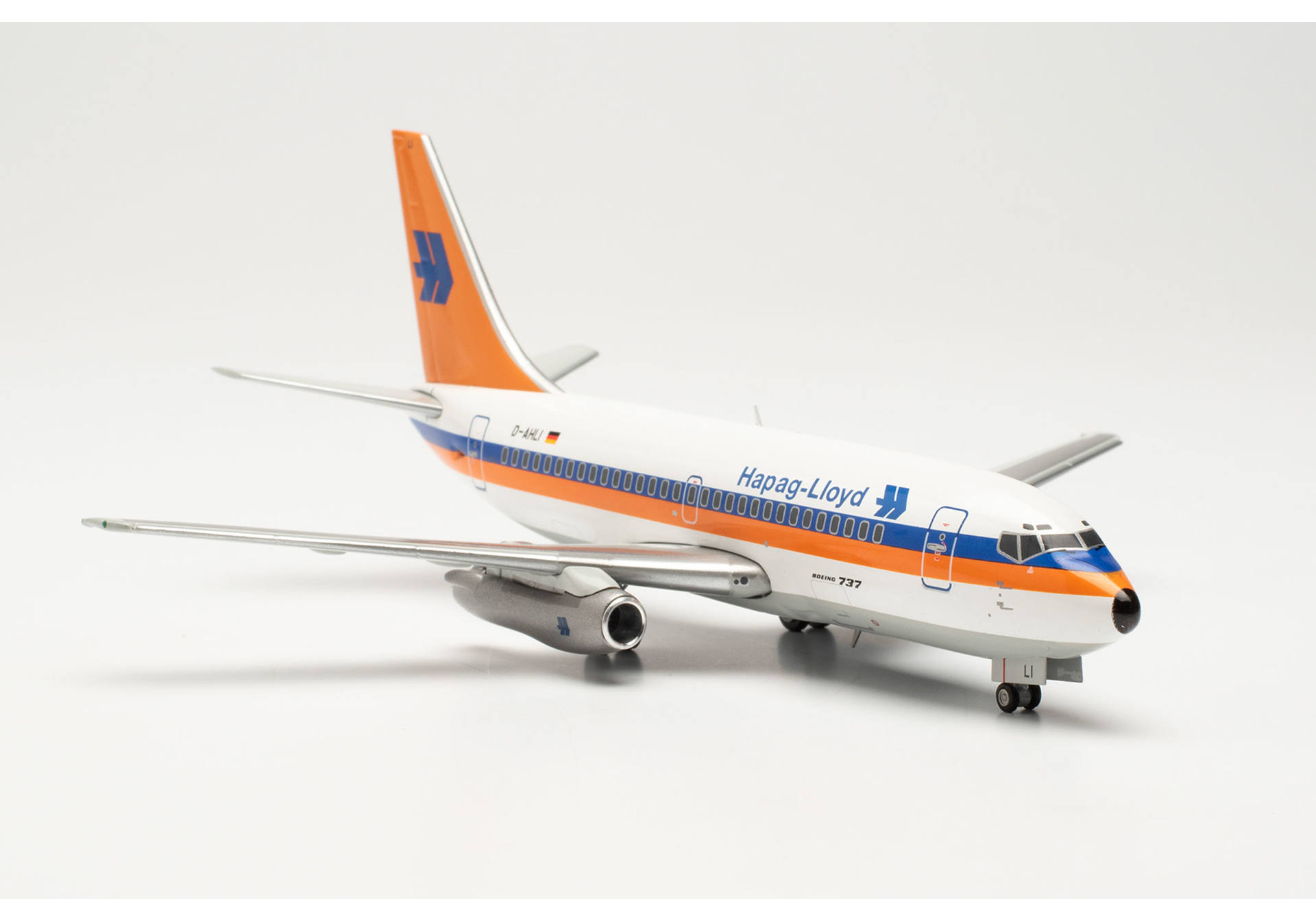 Hapag-Lloyd Flug Boeing 737-200 – D-AHLI