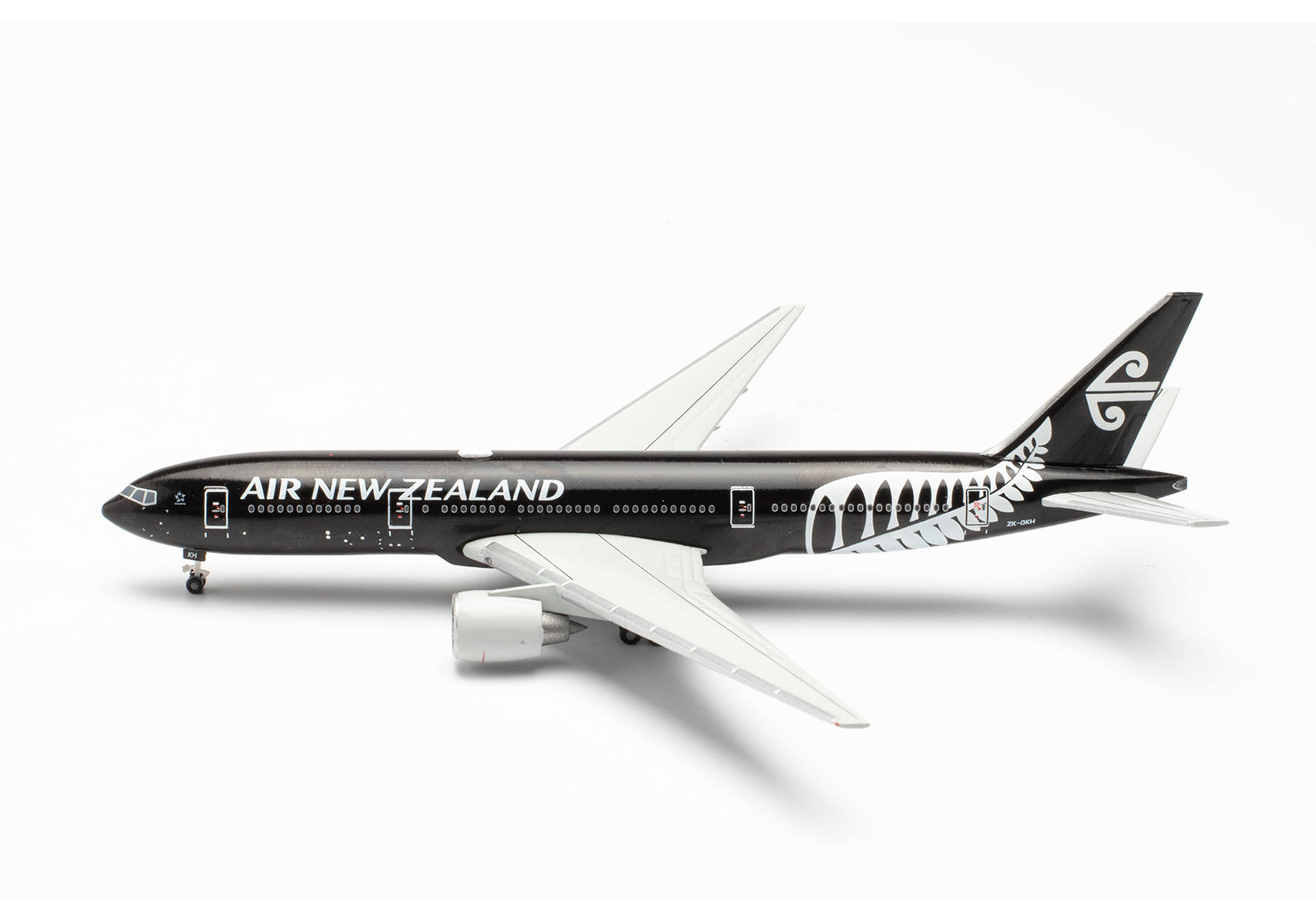 Air New Zealand Boeing 777-200 "All Black Livery"