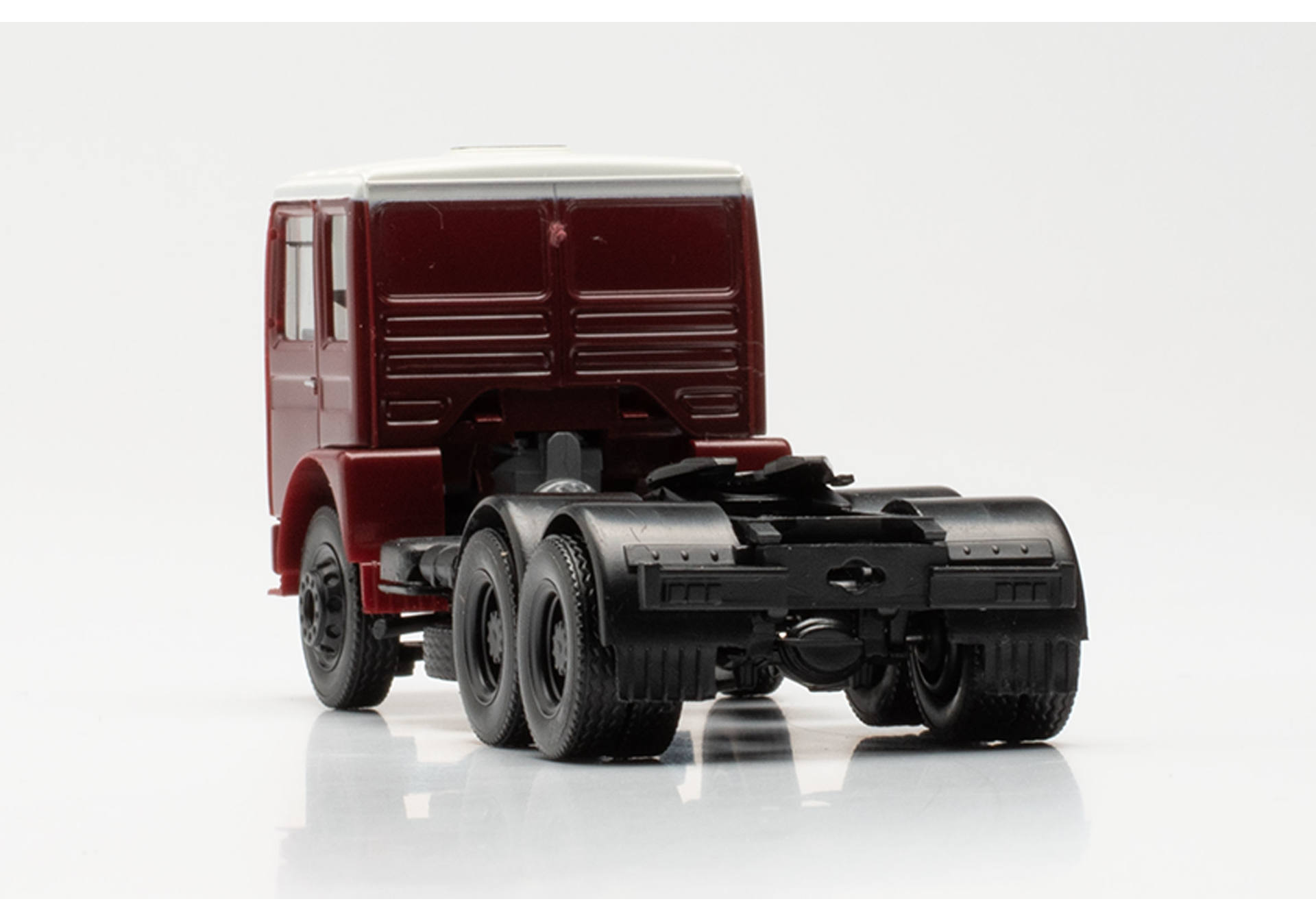 Roman Diesel 3-axle tractor, wine red, white roof