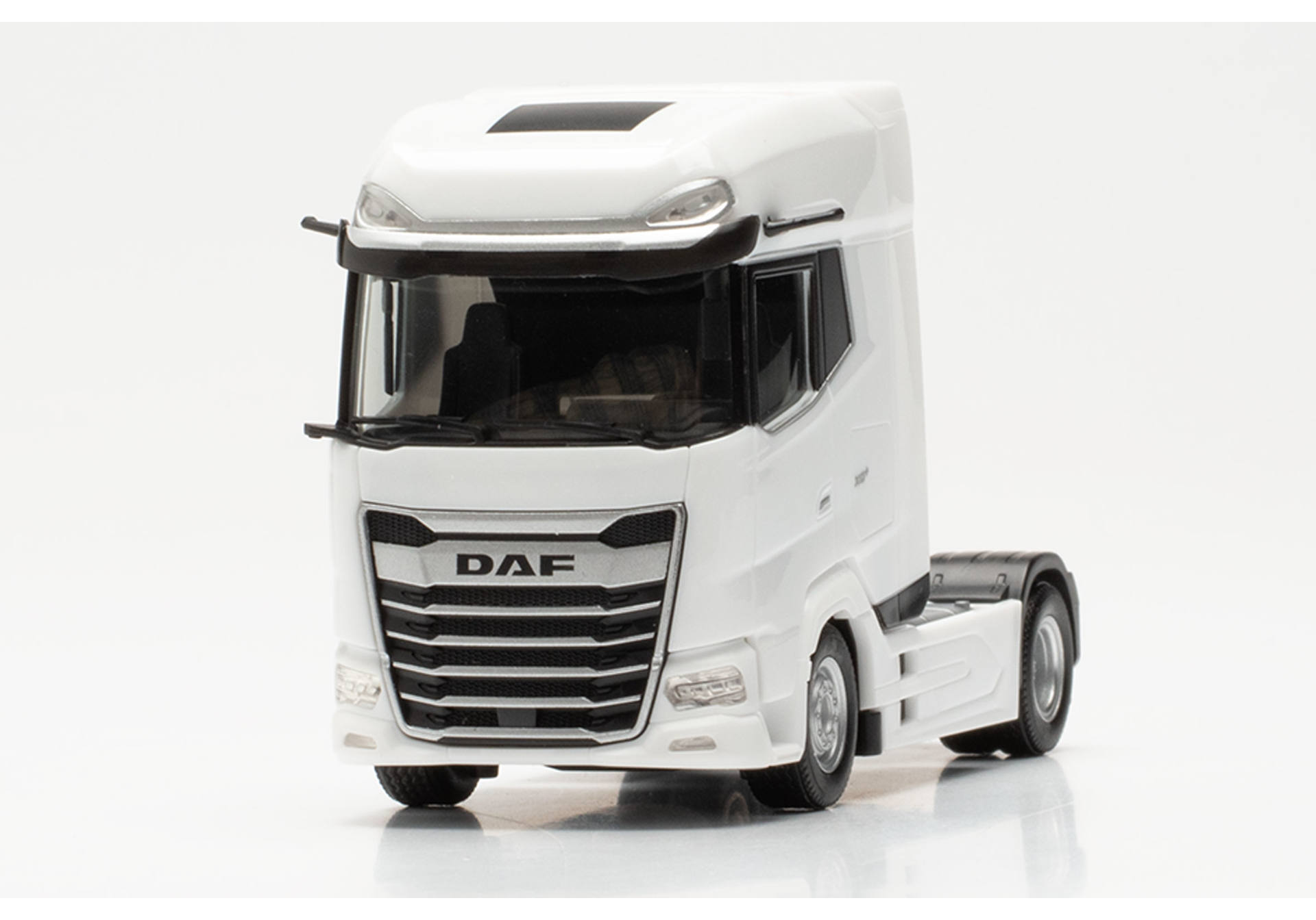 DAF XG+ Zugmaschine, weiß