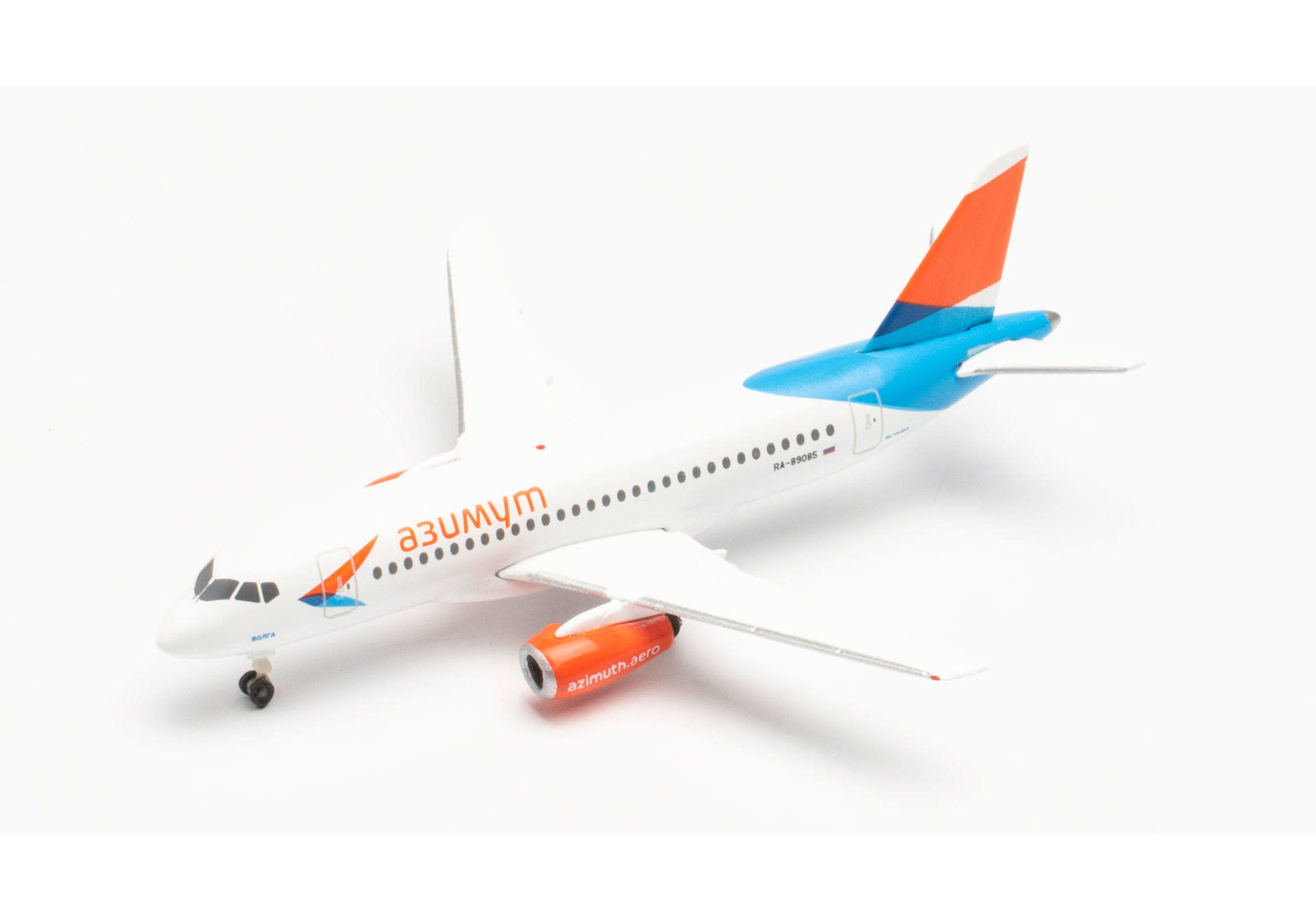Azimuth Airlines Sukhoi Superjet 100 – RA-89085 „Volga“