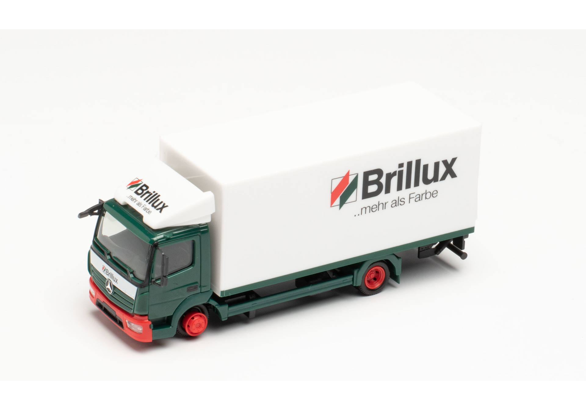 Mercedes-Benz Atego ‘13 box truck with tail lift “Brillux”