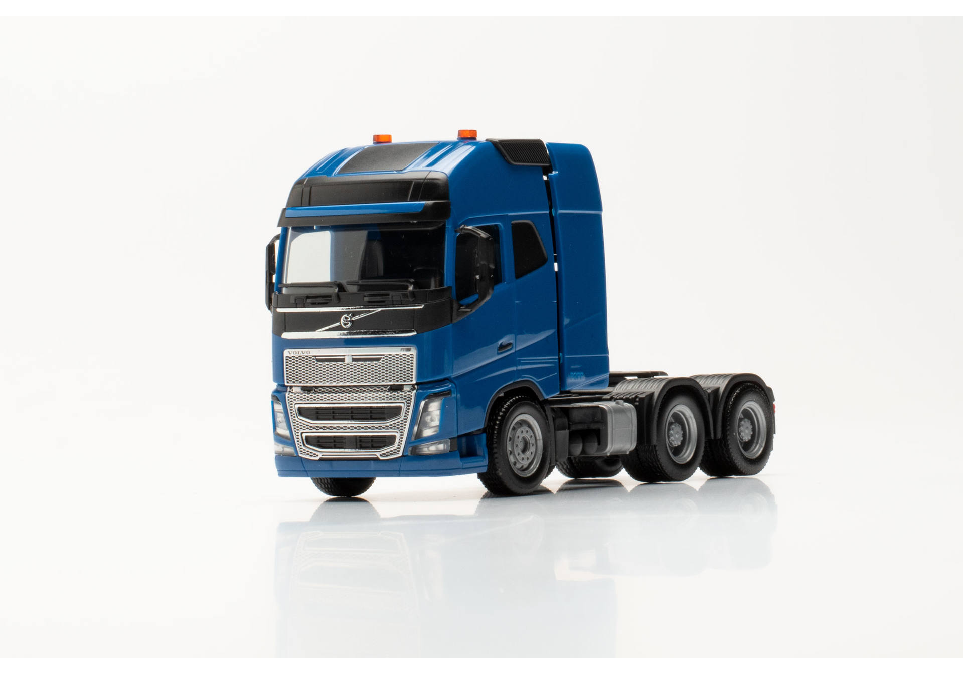 Volvo FH Gl. XL Zugmaschine mit Schwerlastturm, enzianblau