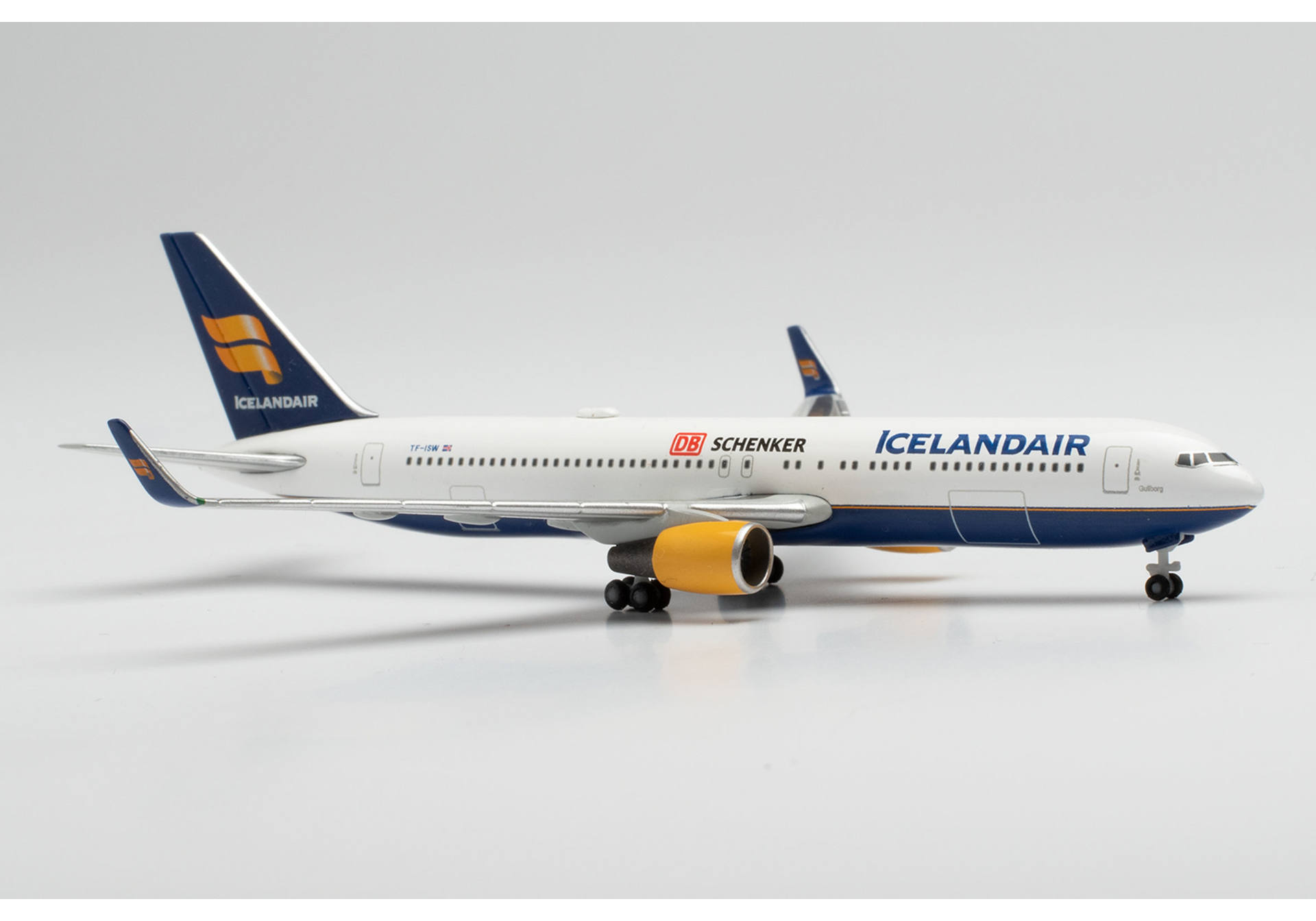 Icelandair Boeing 767-300