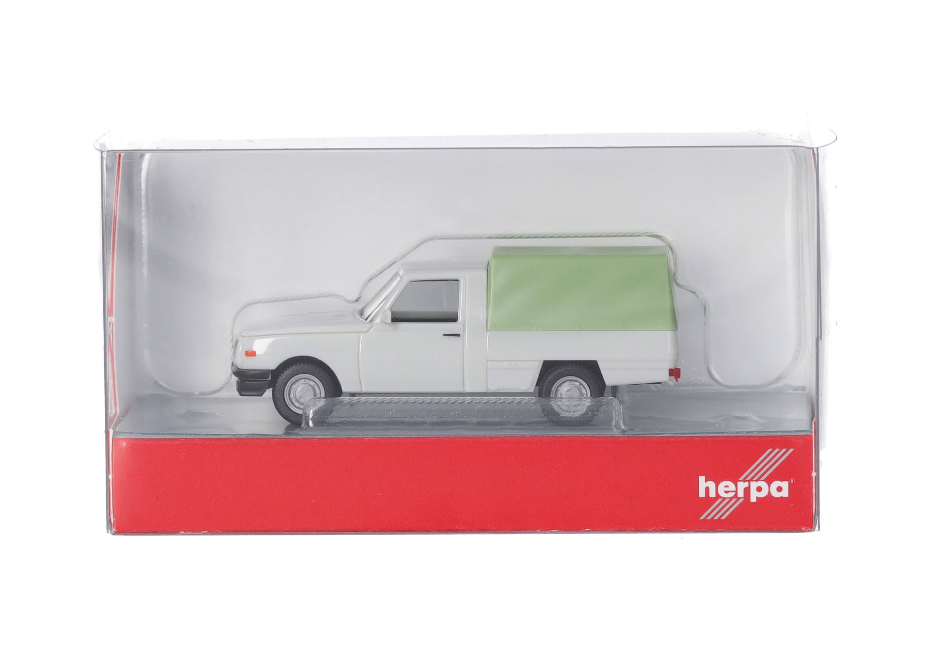 Wartburg 353 Trans '85 mit Plane, lichtgrau