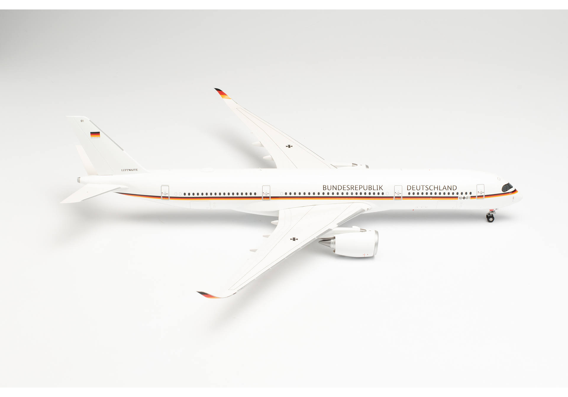 Luftwaffe Flugbereitschaft Airbus A350-900 – 10􀀣01 “Konrad Adenauer”