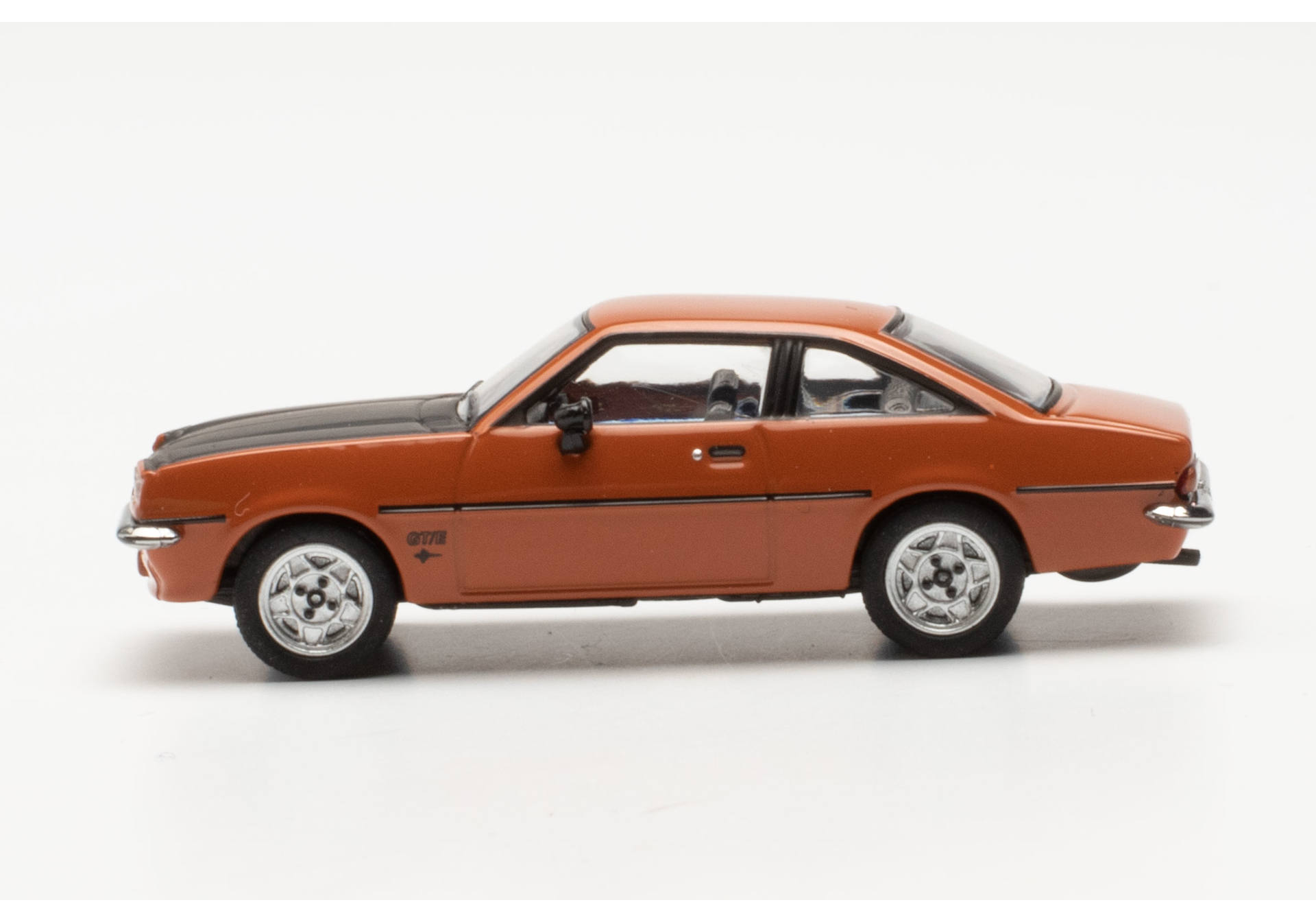 Opel Manta B, siena red