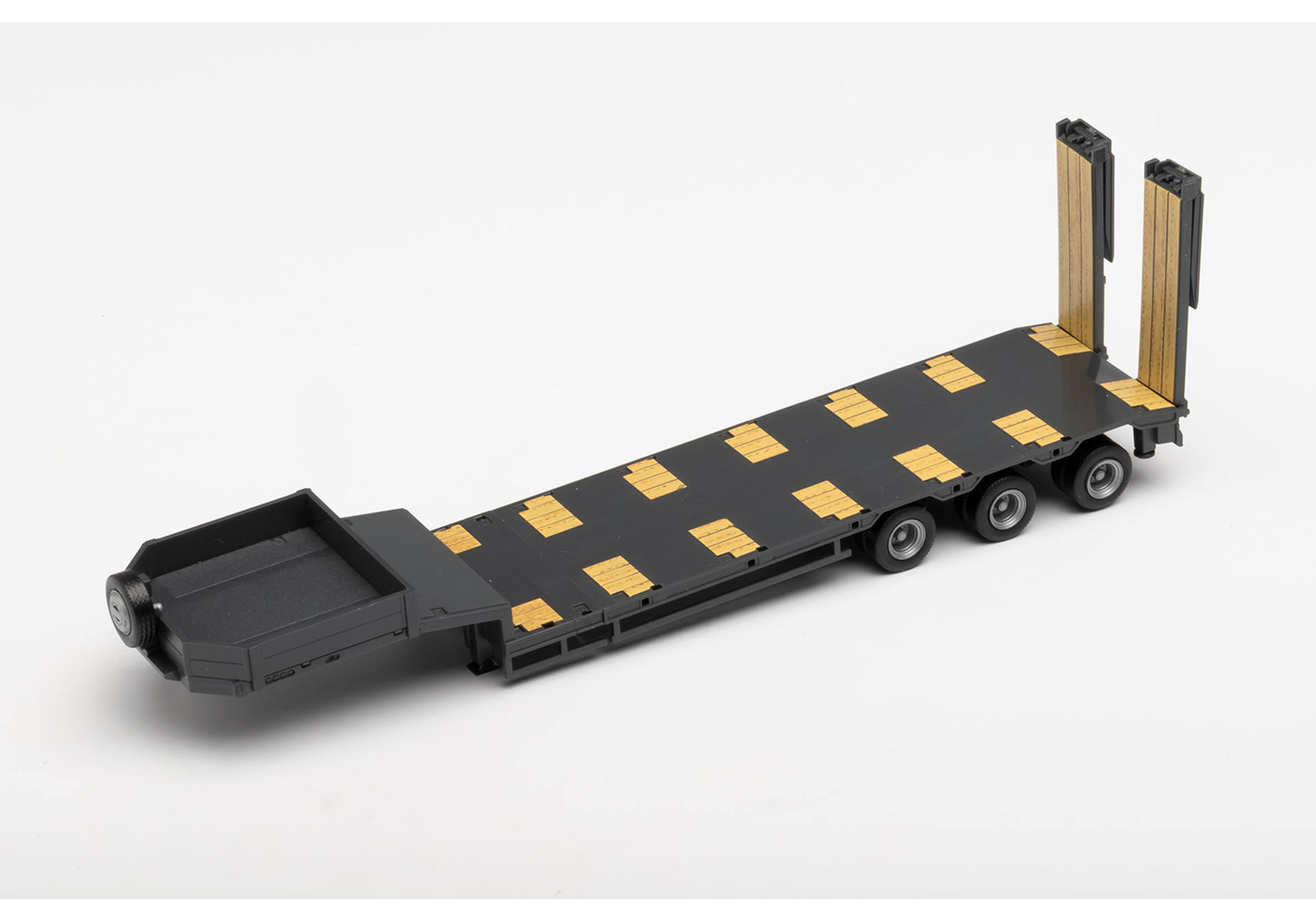 Goldhofer low boy trailer 3-axle with assembled chutes, anthracite