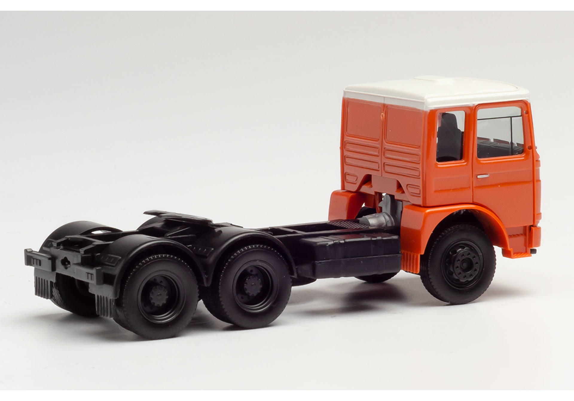 Roman Diesel 6x2 tractor unit, orange