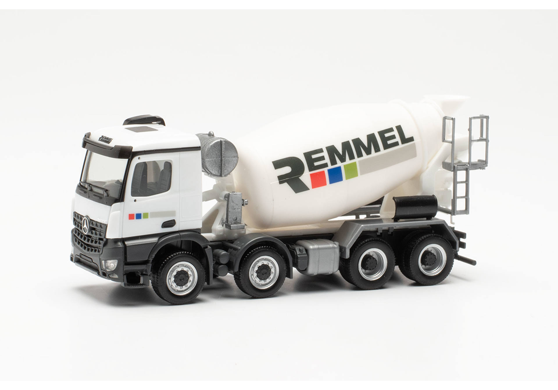 Mercedes-Benz Arocs 18 M concrete mixer truck 4axles "Remmel"