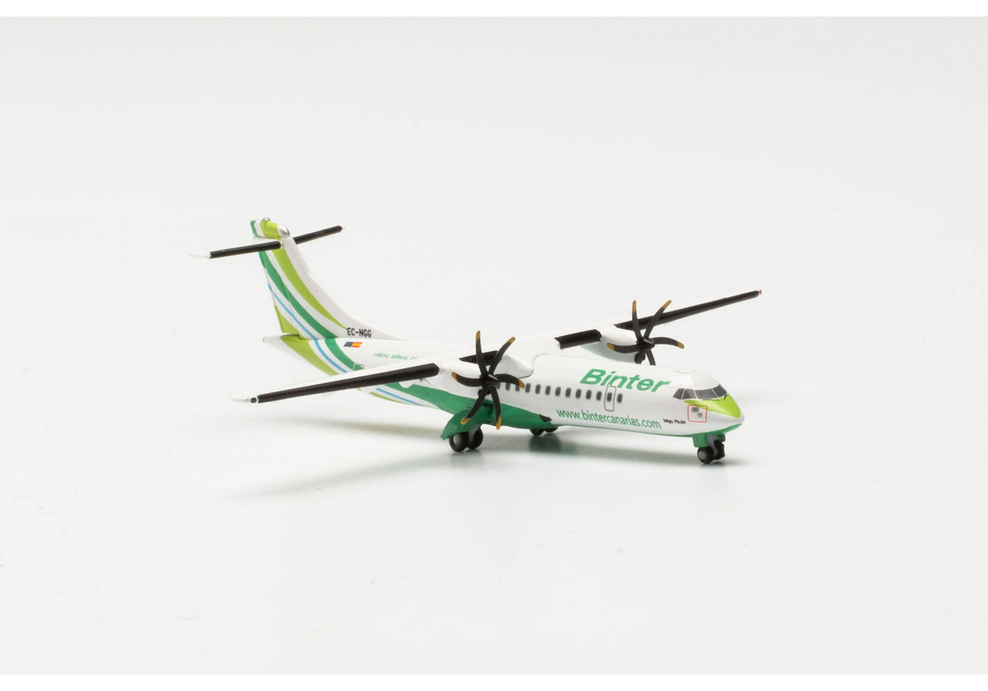 Binter Canarias ATR-72-600 - EC-NGG "Mojo Picón"