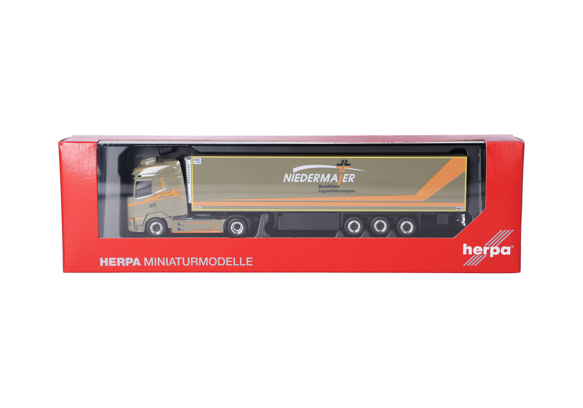 DAF XG refrigerated box semitrailer truck "Niedermaier" (Bavaria/Landau an der Isar)