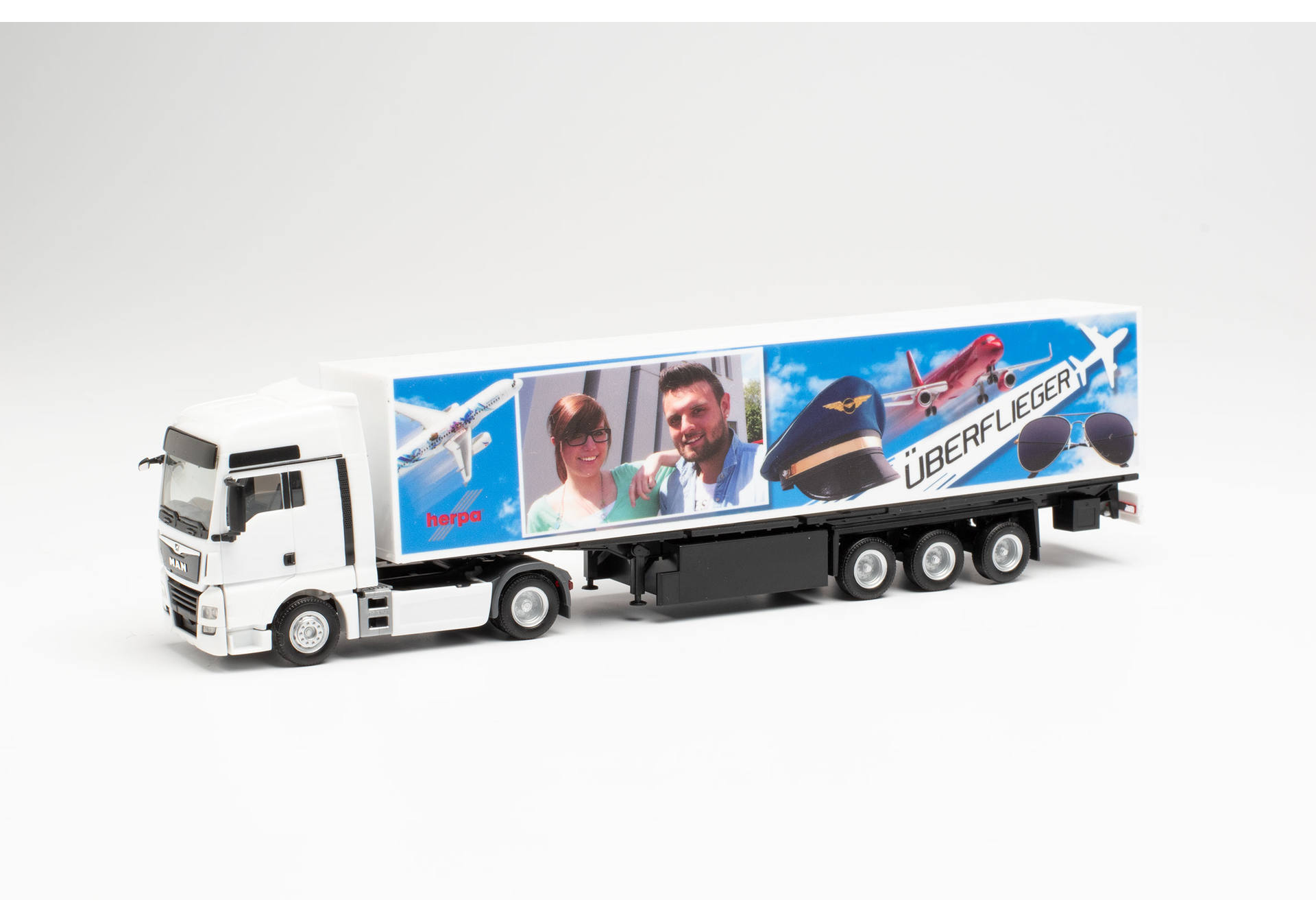 MAN TGX XXL Euro6 "Individual“ with own photo