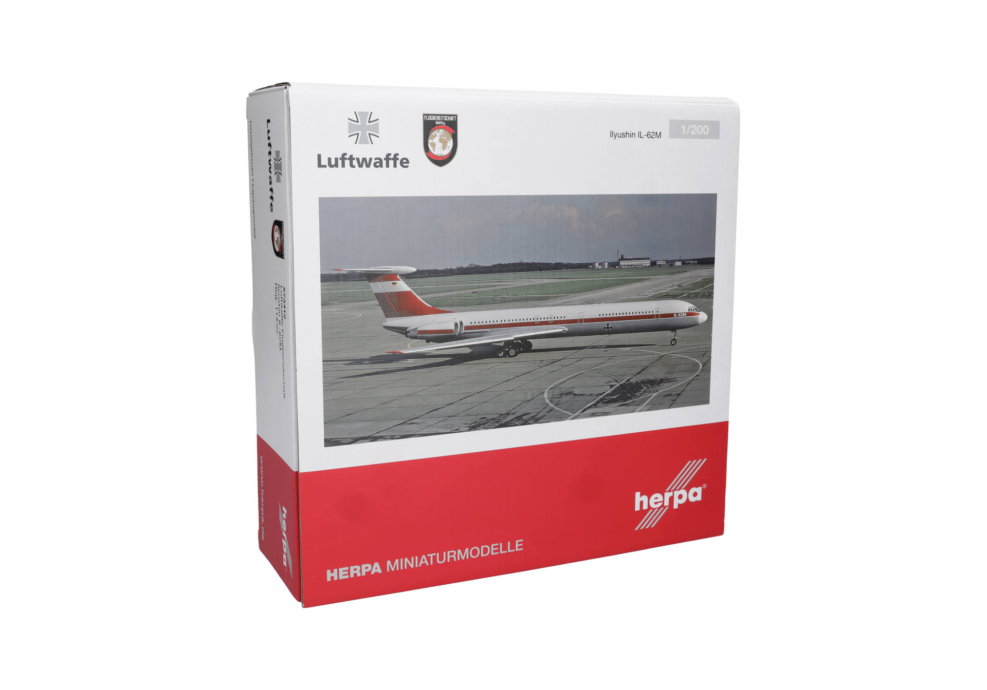 Luftwaffe Flugbereitschaft Ilyushin IL-62M - 11+22 
