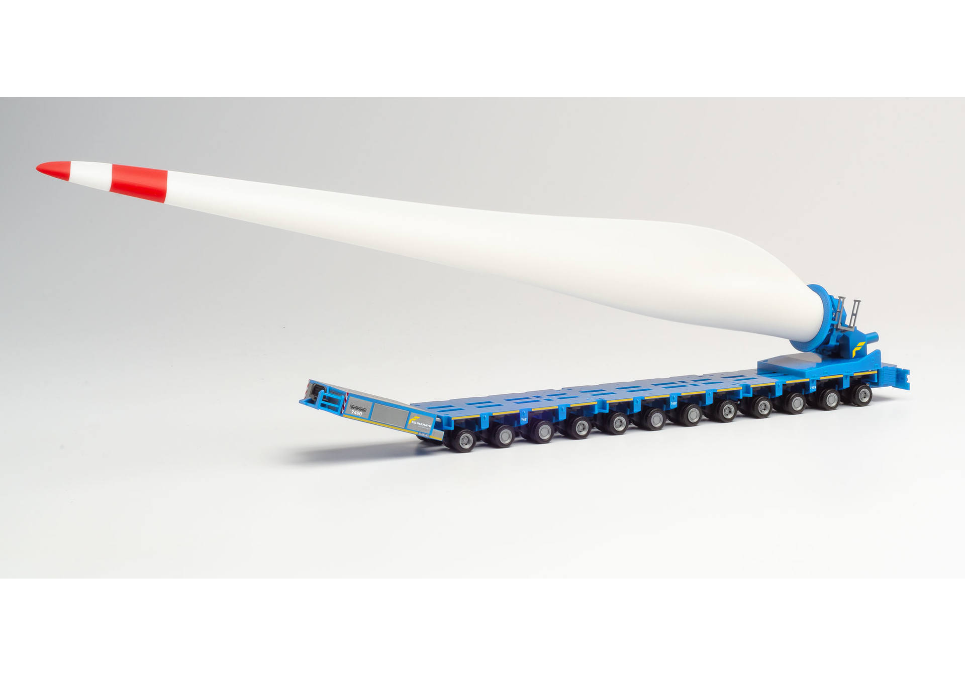 Goldhofer FTV 300 with pinwheel blade „Felbermayr“
