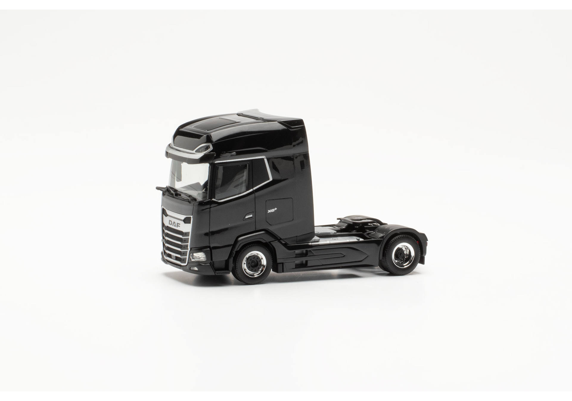 DAF XG+ rigid tractor 2axles, black