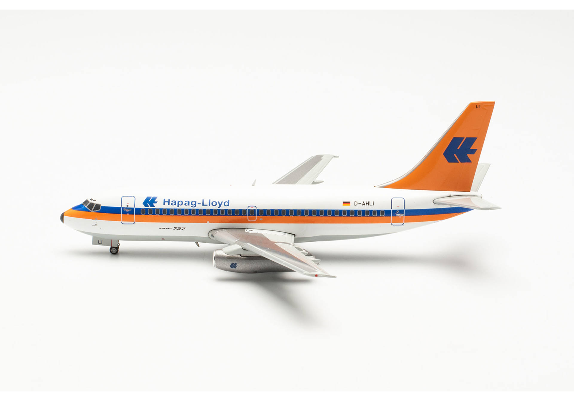 Hapag-Lloyd Flug Boeing 737-200 – D-AHLI