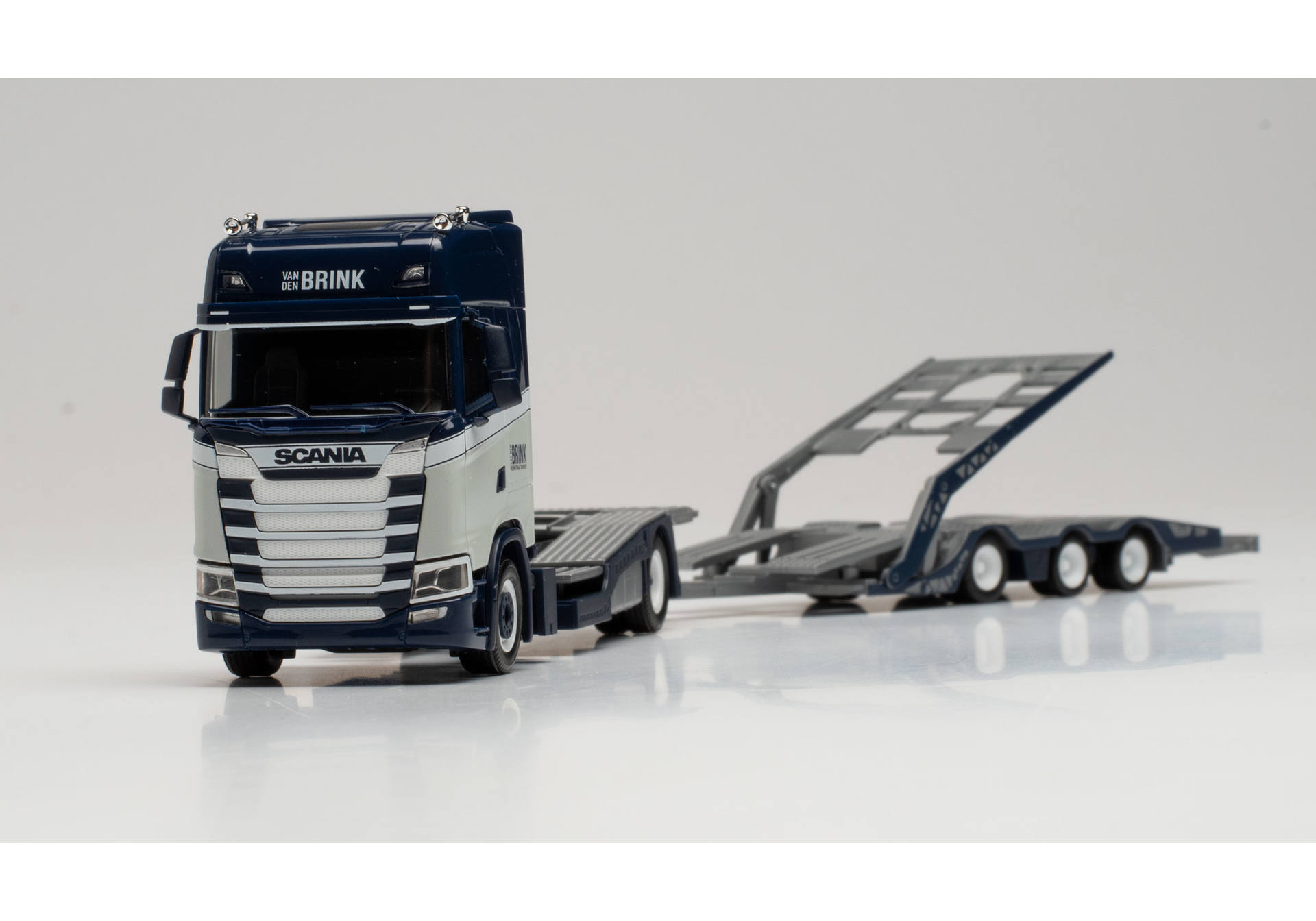 Herpa Scania Cs 20 Hd Lkw Transporter Hängerzug „van Den Brink“ 313742