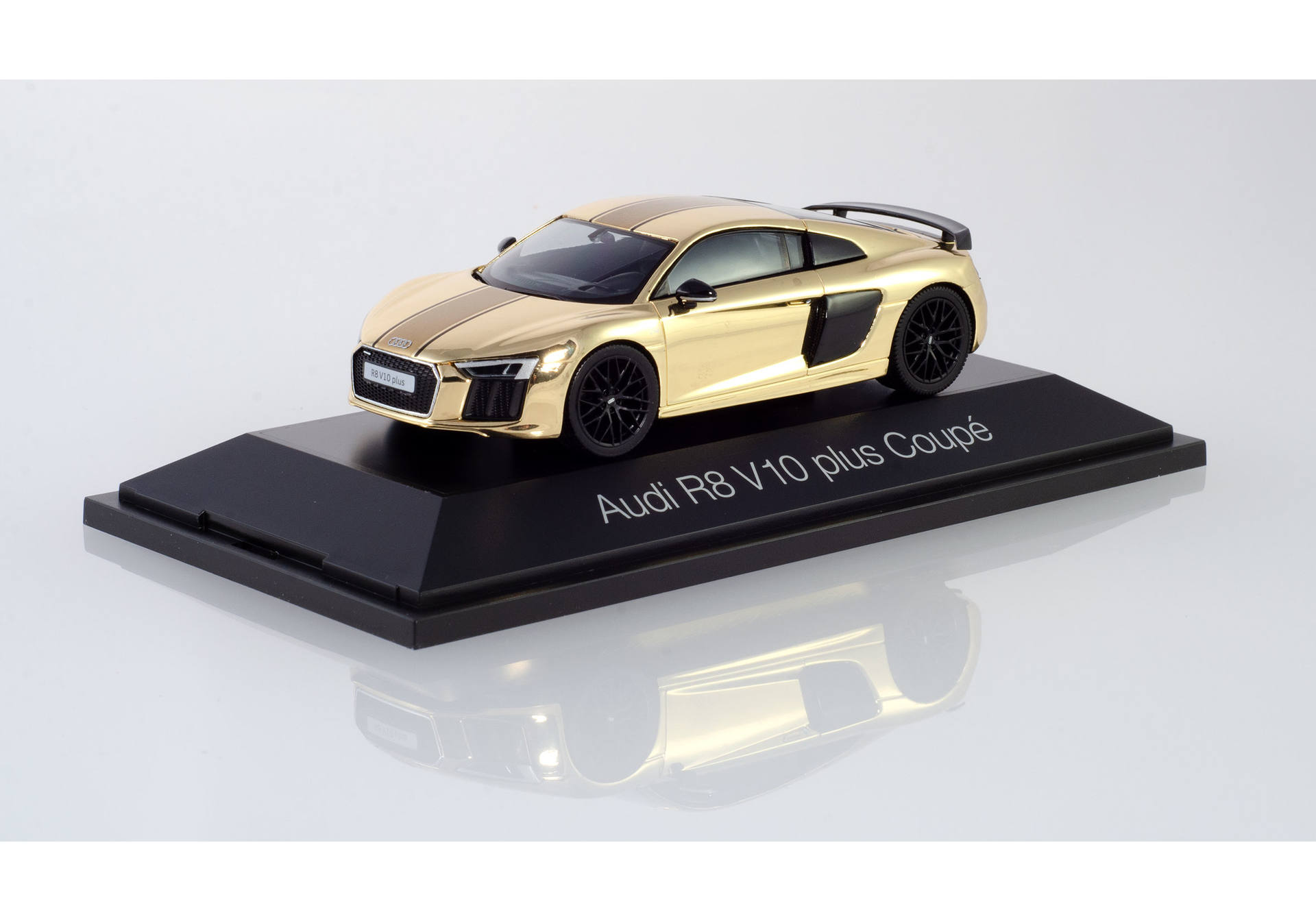 Audi R8 V10 plus, gold-glänzend